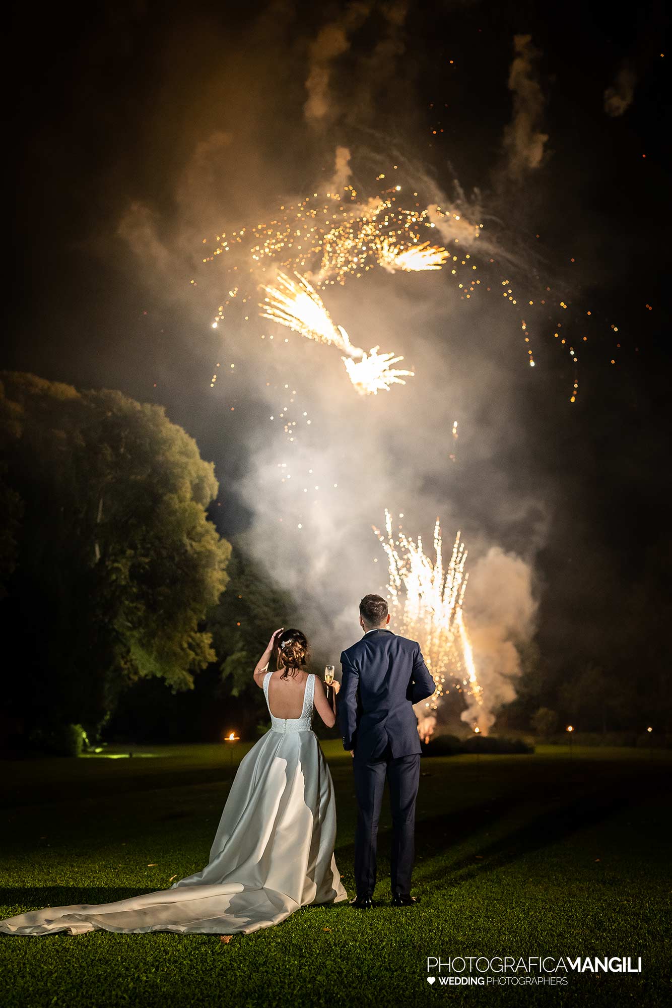 065 fotografo matrimonio reportage wedding ritratto sposi fuochi artificio villa zanchi stezzano bergamo 065 fotografo matrimonio reportage wedding ritratto sposi fuochi artificio villa zanchi stezzano bergamo
