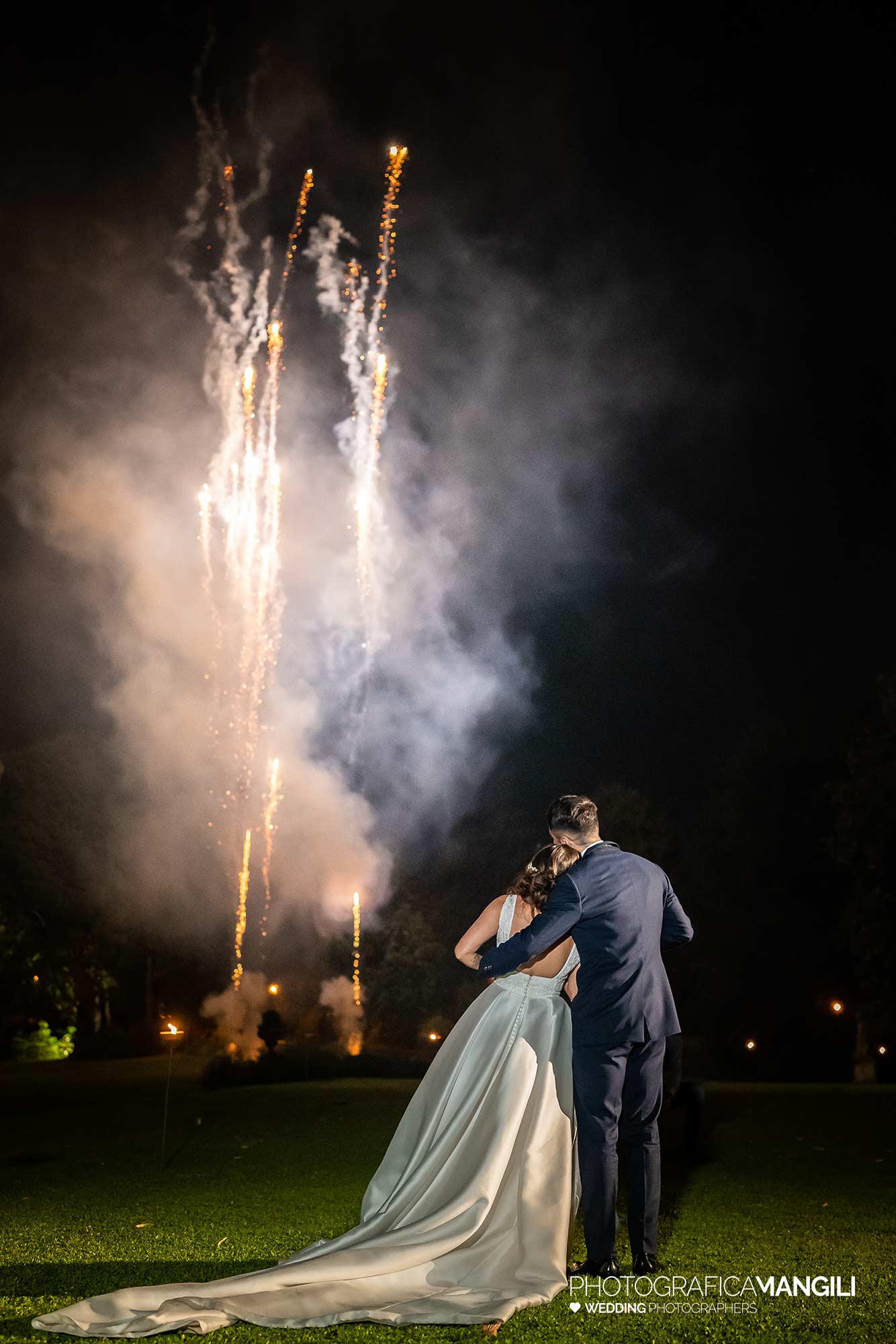 067 fotografo matrimonio reportage wedding ritratto sposi fuochi artificio villa zanchi stezzano bergamo 067 fotografo matrimonio reportage wedding ritratto sposi fuochi artificio villa zanchi stezzano bergamo