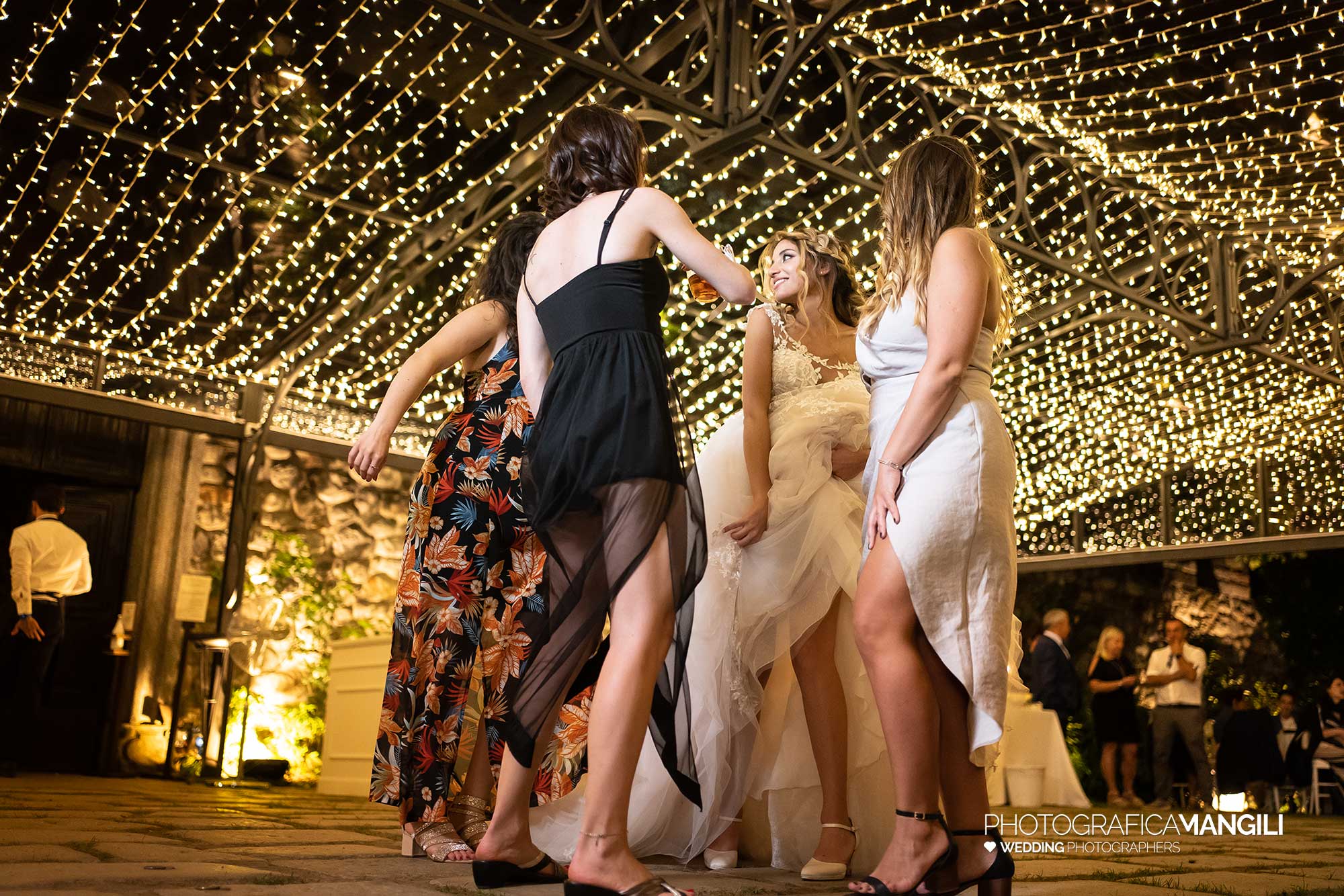 067 fotografo matrimonio reportage wedding sposi festa amici balli castello rossino calolziocorte lago como lecco 067 fotografo matrimonio reportage wedding sposi festa amici balli castello rossino calolziocorte lago como lecco