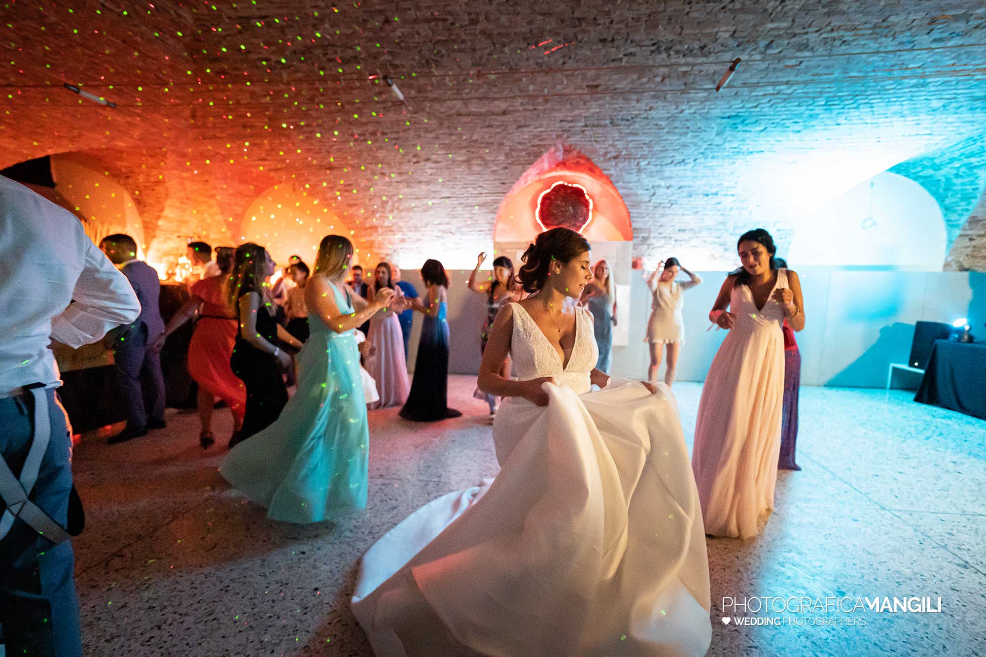 076 fotografo matrimonio reportage wedding ritratto sposi balli villa zanchi stezzano bergamo 076 fotografo matrimonio reportage wedding ritratto sposi balli villa zanchi stezzano bergamo