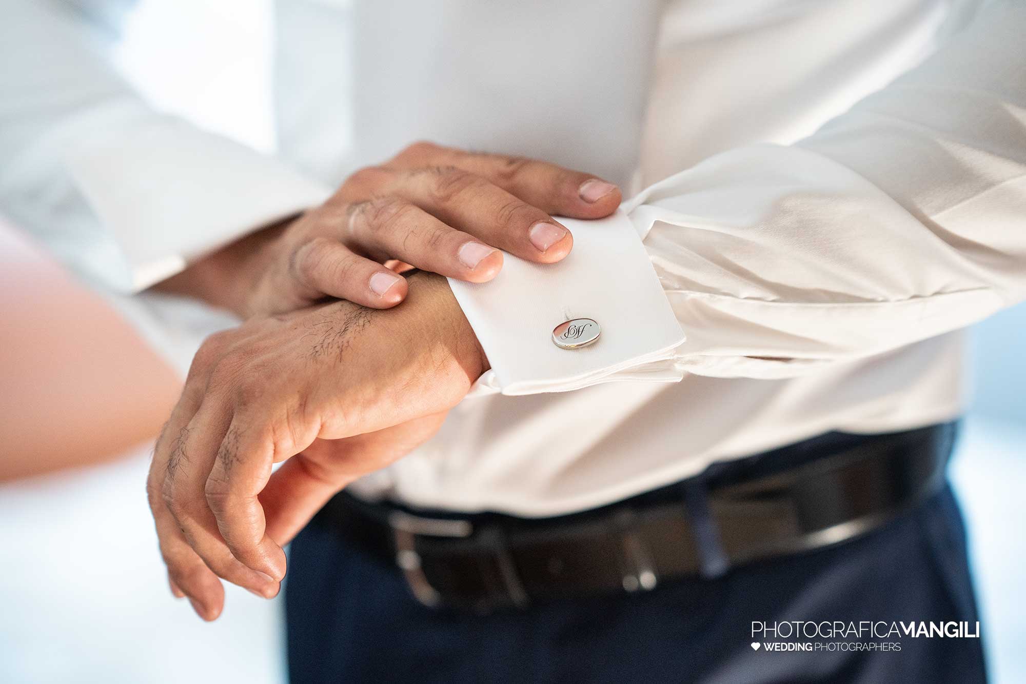 002 fotografo matrimonio reportage wedding ritratto preparazione vestizione sposo segrate milano 002 fotografo matrimonio reportage wedding ritratto preparazione vestizione sposo segrate milano