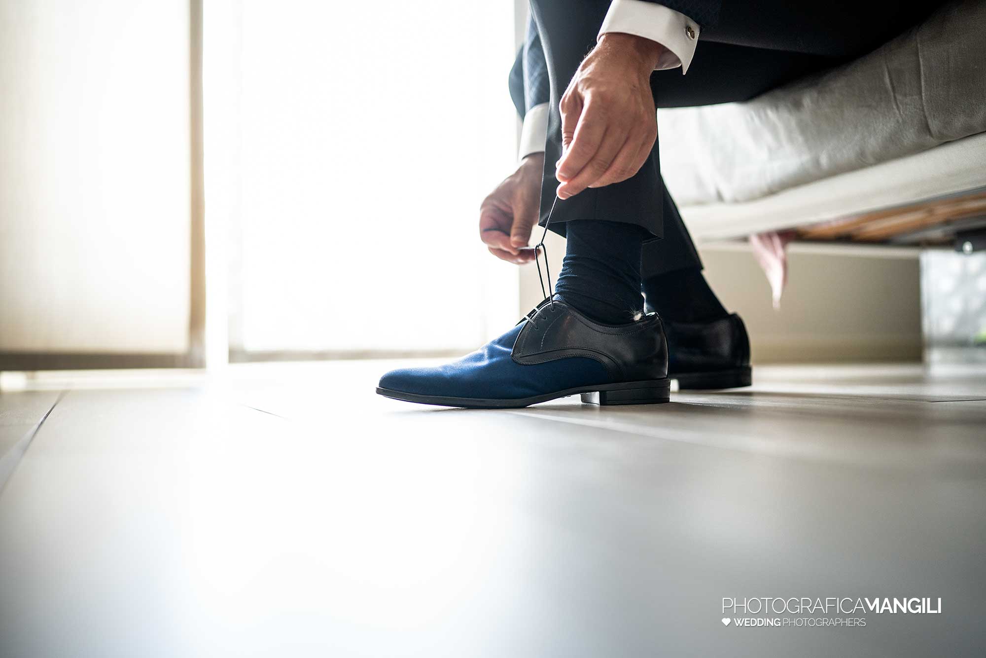 002 reportage foto matrimonio wedding ritratto sposo vestizione scarpe preparativi castrezzato brescia 002 reportage foto matrimonio wedding ritratto sposo vestizione scarpe preparativi castrezzato brescia