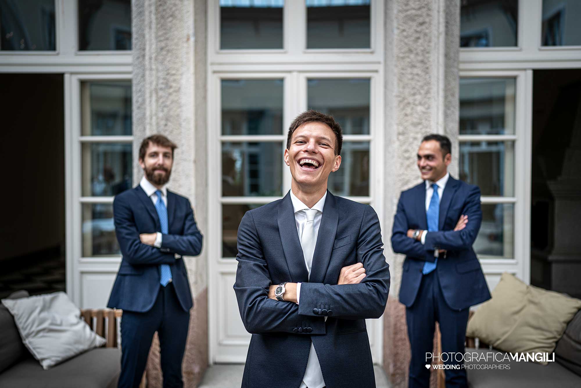 003 fotografo matrimonio reportage wedding ritratto preparativi vestizione sposo villa esengrini montalbano varese 1 003 fotografo matrimonio reportage wedding ritratto preparativi vestizione sposo villa esengrini montalbano varese 1