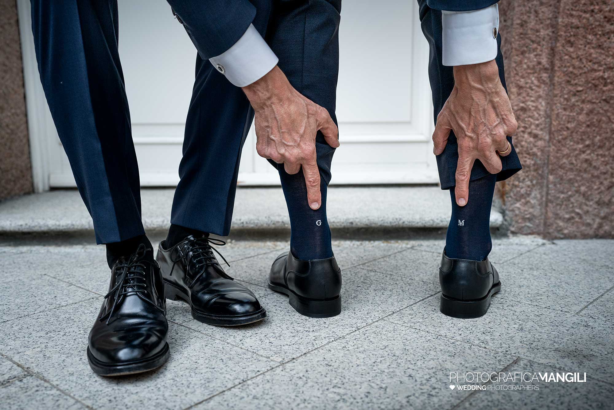 004 fotografo matrimonio reportage wedding ritratto preparativi vestizione sposo villa esengrini montalbano varese 1 004 fotografo matrimonio reportage wedding ritratto preparativi vestizione sposo villa esengrini montalbano varese 1