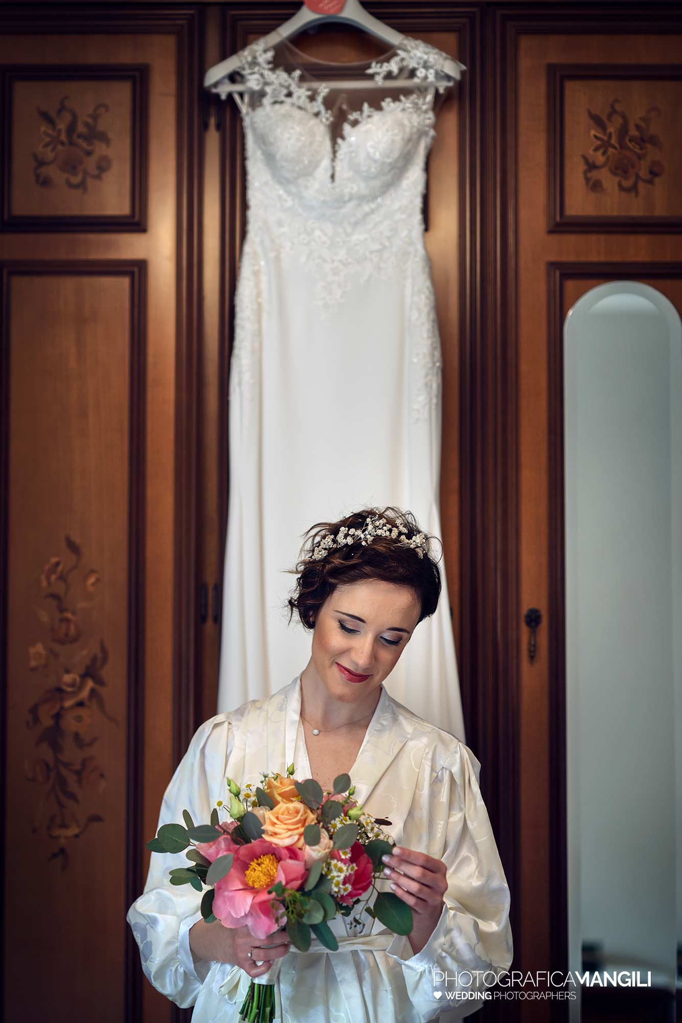 004 reportage foto matrimonio wedding ritratto preparativi vestizione abito sposa missaglia lecco 004 reportage foto matrimonio wedding ritratto preparativi vestizione abito sposa missaglia lecco