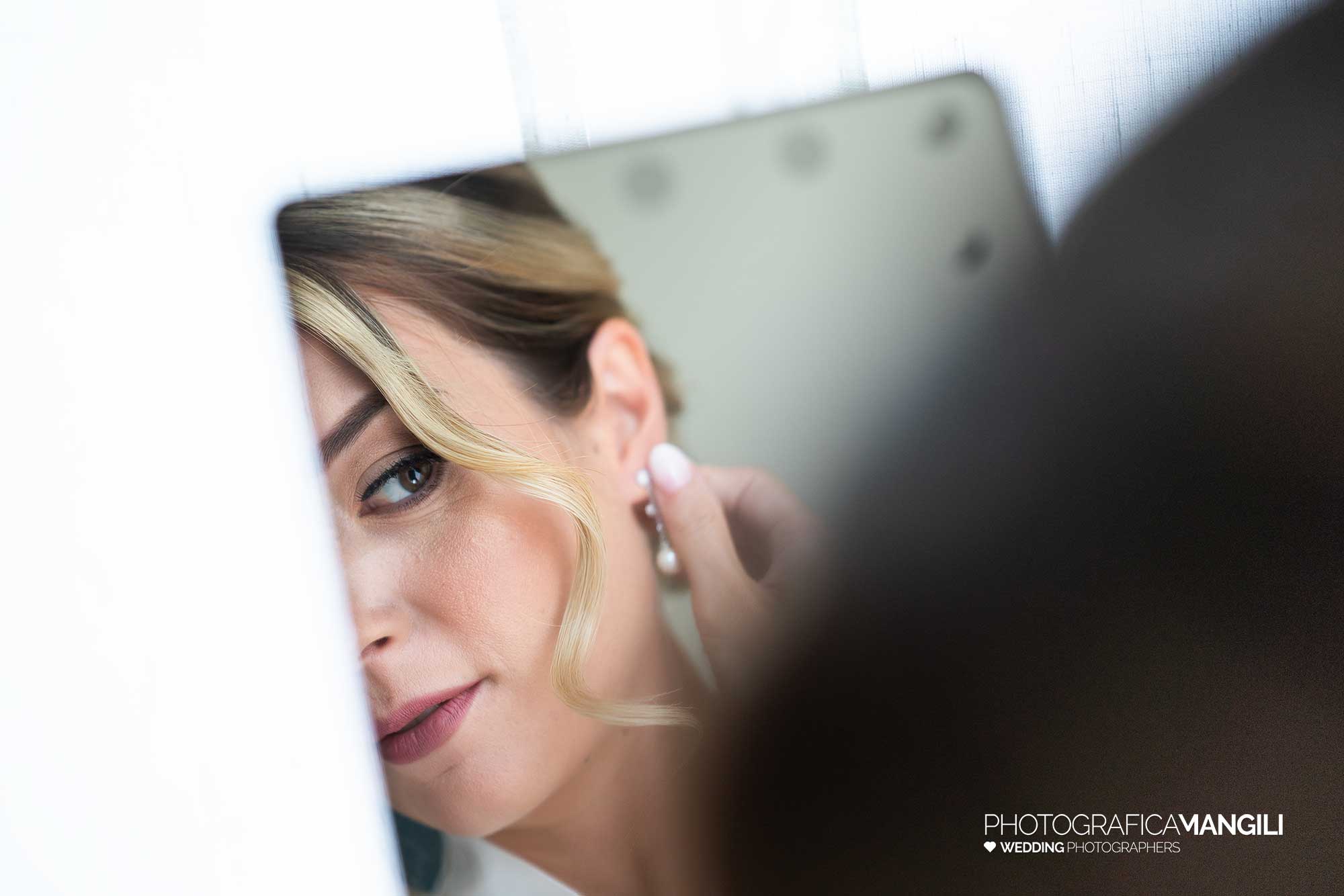 006 fotografo matrimonio reportage wedding ritratto dettaglio orecchino preparazione vestizione sposa segrate milano 006 fotografo matrimonio reportage wedding ritratto dettaglio orecchino preparazione vestizione sposa segrate milano