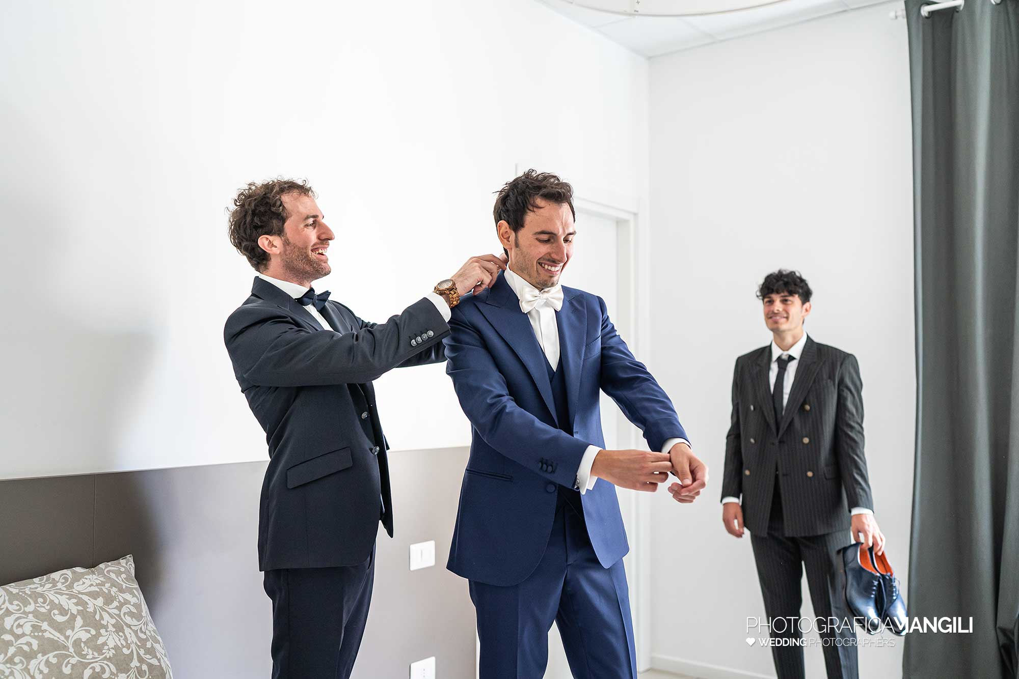 006 reportage foto matrimonio wedding ritratto preparazione vestizione sposo giacca como 006 reportage foto matrimonio wedding ritratto preparazione vestizione sposo giacca como