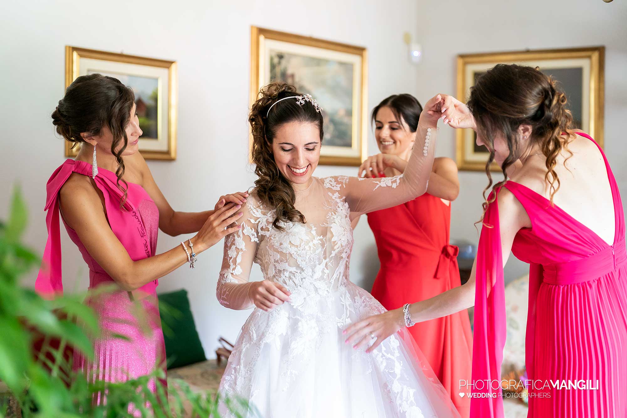 008 fotografo matrimonio reportage ritratto wedding vestizione sposa preparativi pontida bergamo 008 fotografo matrimonio reportage ritratto wedding vestizione sposa preparativi pontida bergamo