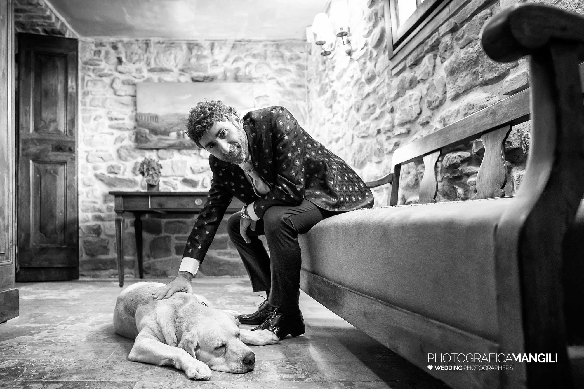 008 fotografo matrimonio reportage wedding migliore amico cane sposo ritratto castello rossino calolziocorte lecco lago como 008 fotografo matrimonio reportage wedding migliore amico cane sposo ritratto castello rossino calolziocorte lecco lago como