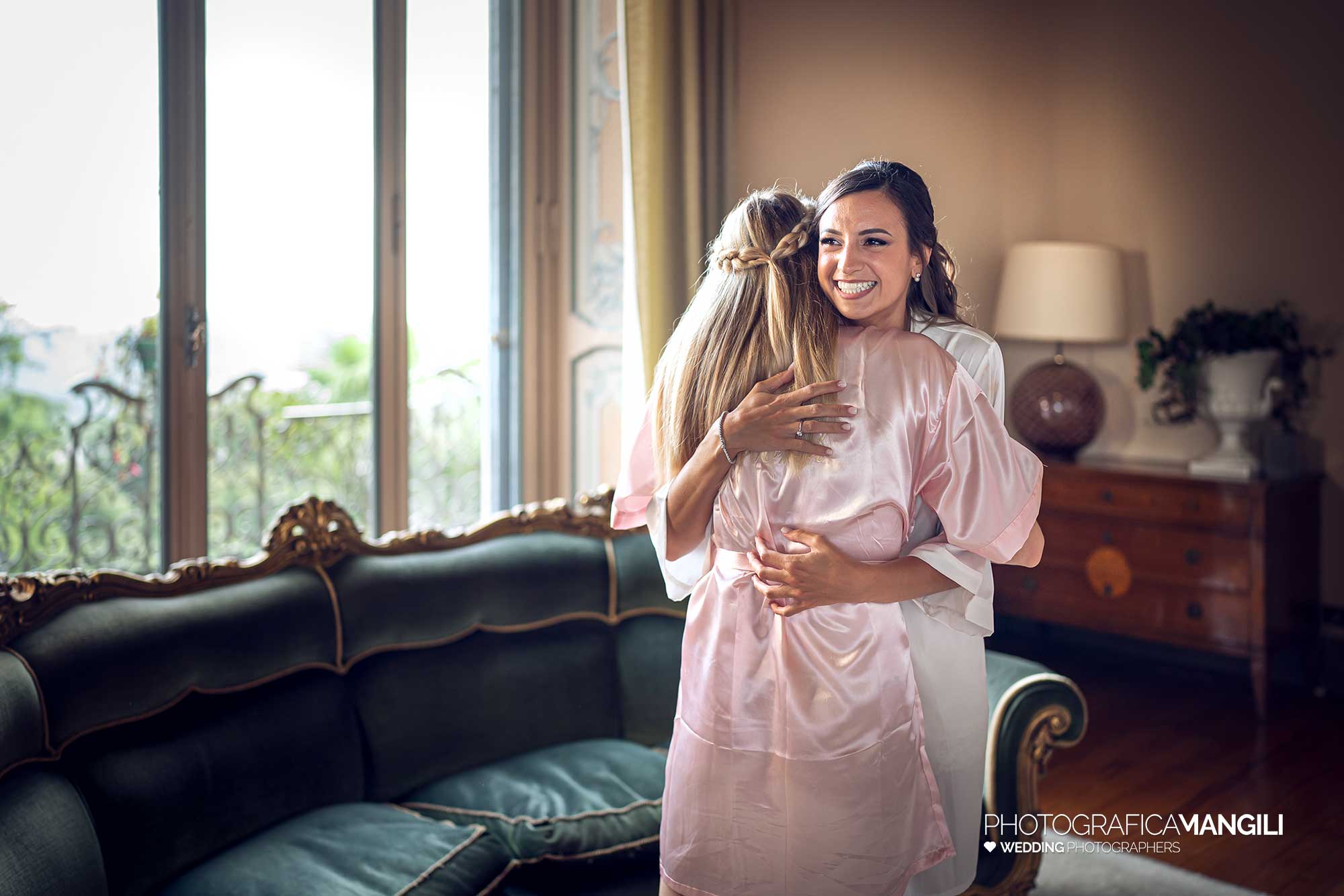 008 fotografo matrimonio reportage wedding ritratto preparativi vestizione sposa villa esengrini montalbano varese 1 008 fotografo matrimonio reportage wedding ritratto preparativi vestizione sposa villa esengrini montalbano varese 1