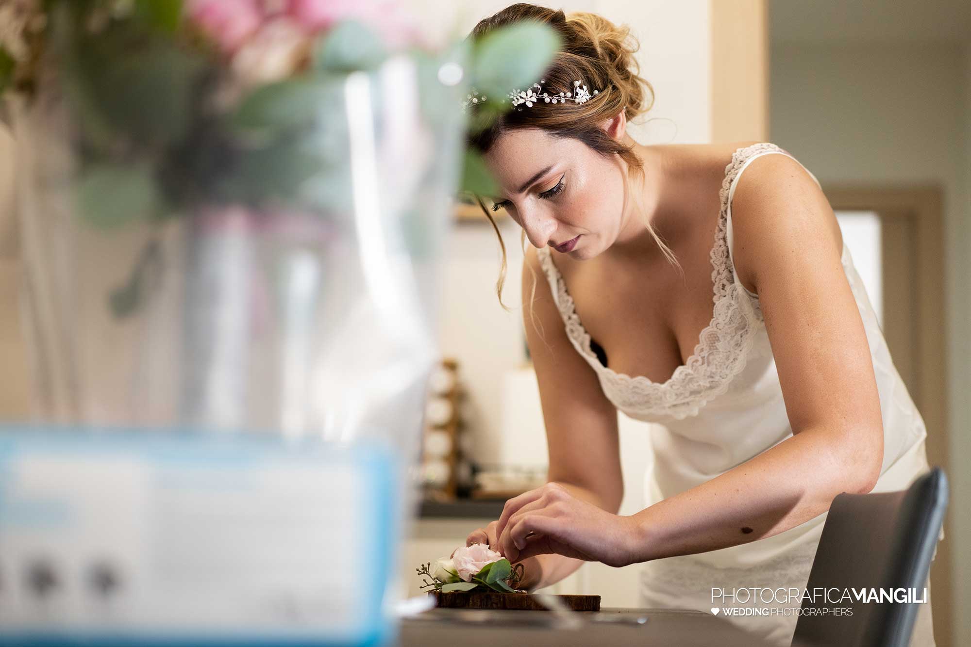 008 fotografo matrimonio reportage wedding ritratto vestizione preparativi sposa anelli cavenago di brianza monza brianza 008 fotografo matrimonio reportage wedding ritratto vestizione preparativi sposa anelli cavenago di brianza monza brianza