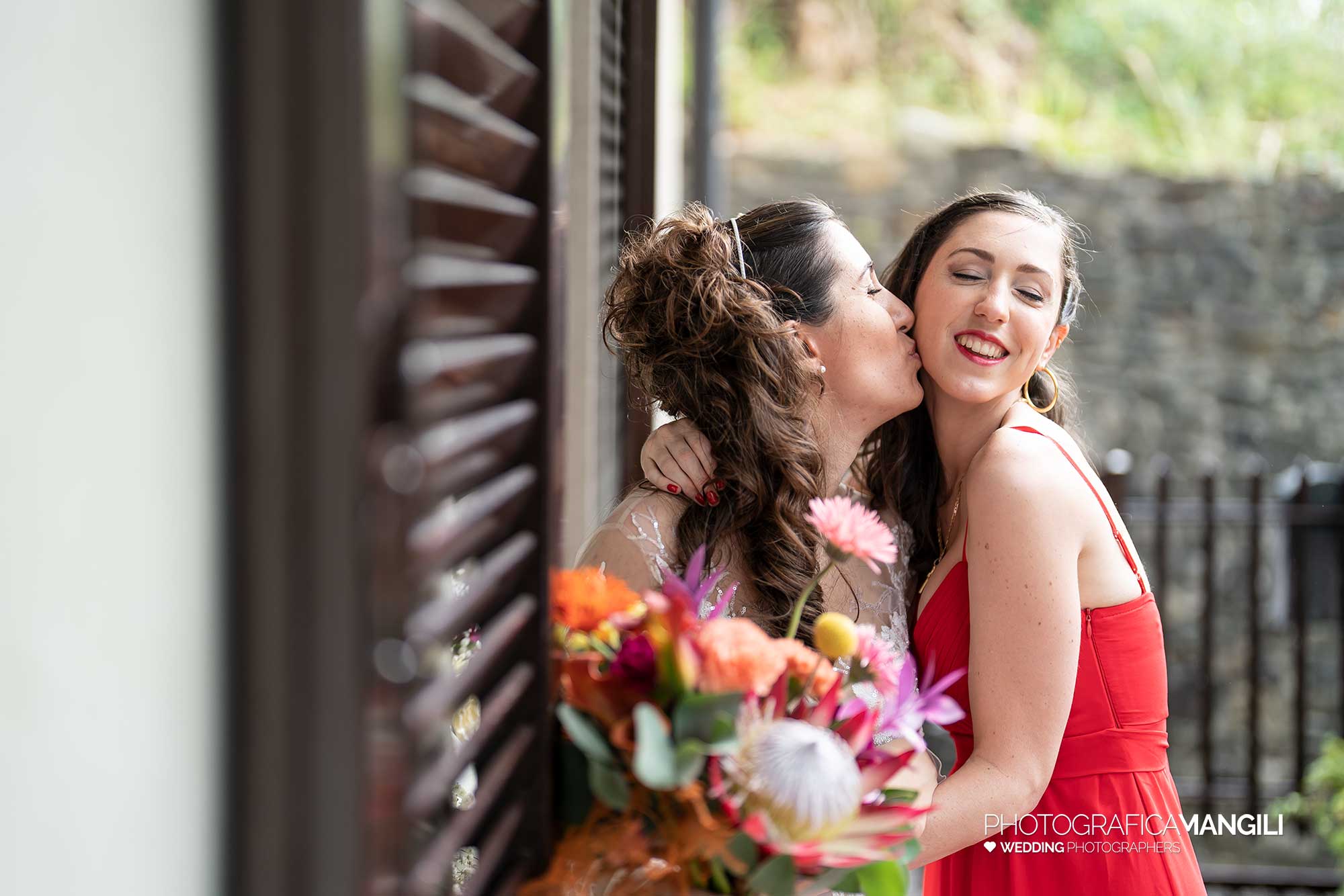 010 fotografo matrimonio reportage ritratto wedding vestizione sposa preparativi pontida bergamo 010 fotografo matrimonio reportage ritratto wedding vestizione sposa preparativi pontida bergamo