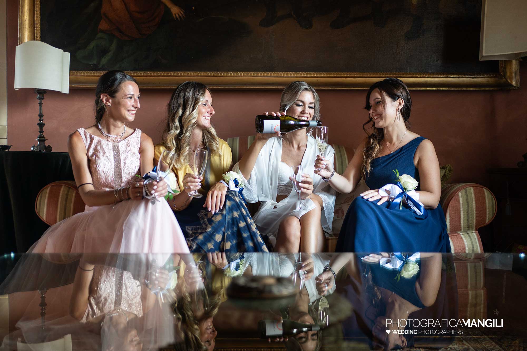 010 fotografo matrimonio reportage wedding brindisi amiche sposa castello rossino calolziocorte lecco lago como 010 fotografo matrimonio reportage wedding brindisi amiche sposa castello rossino calolziocorte lecco lago como