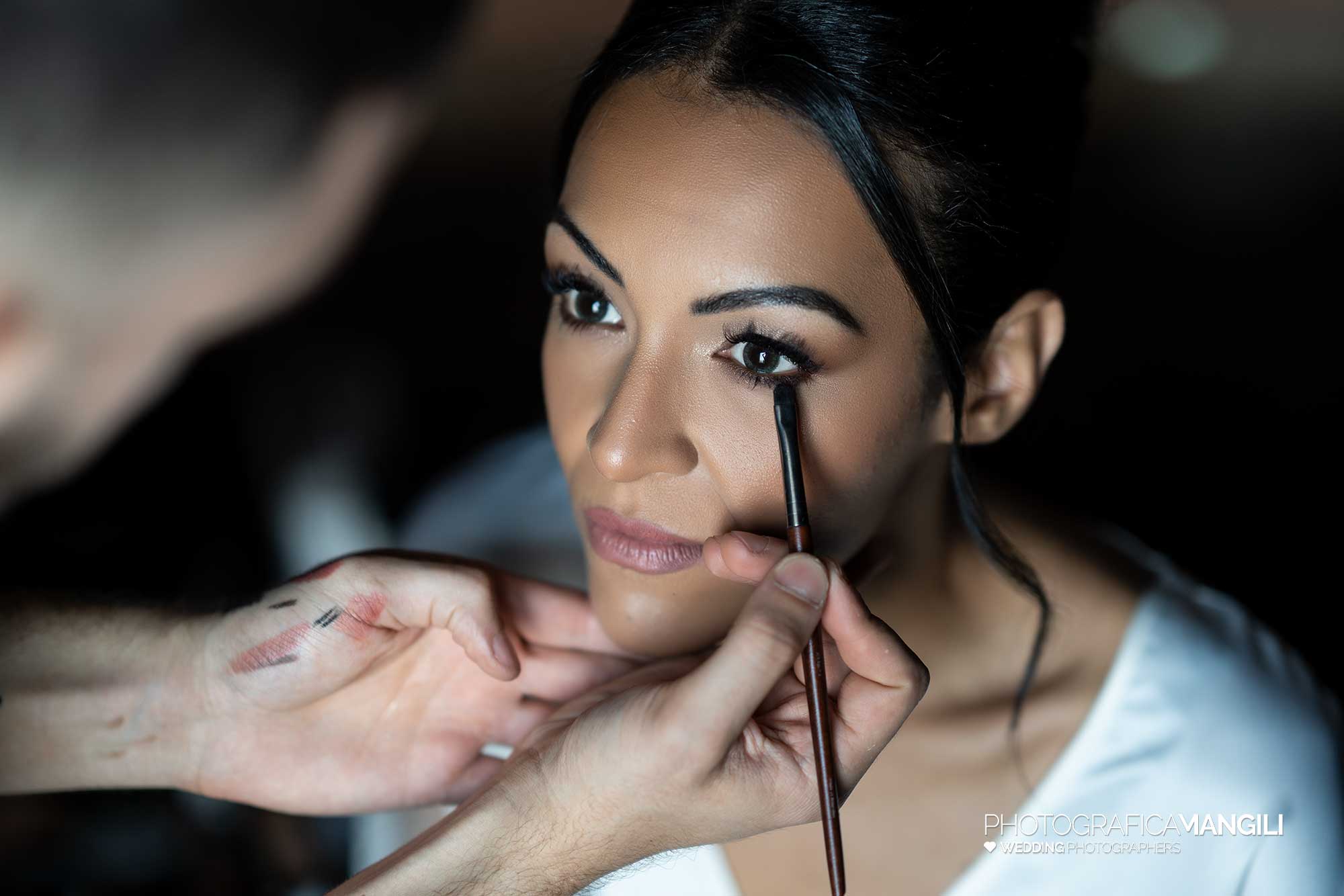 010 fotografo matrimonio reportage wedding preparazione trucco sposa ritratto castello rossino calolziocorte lecco lago como 010 fotografo matrimonio reportage wedding preparazione trucco sposa ritratto castello rossino calolziocorte lecco lago como