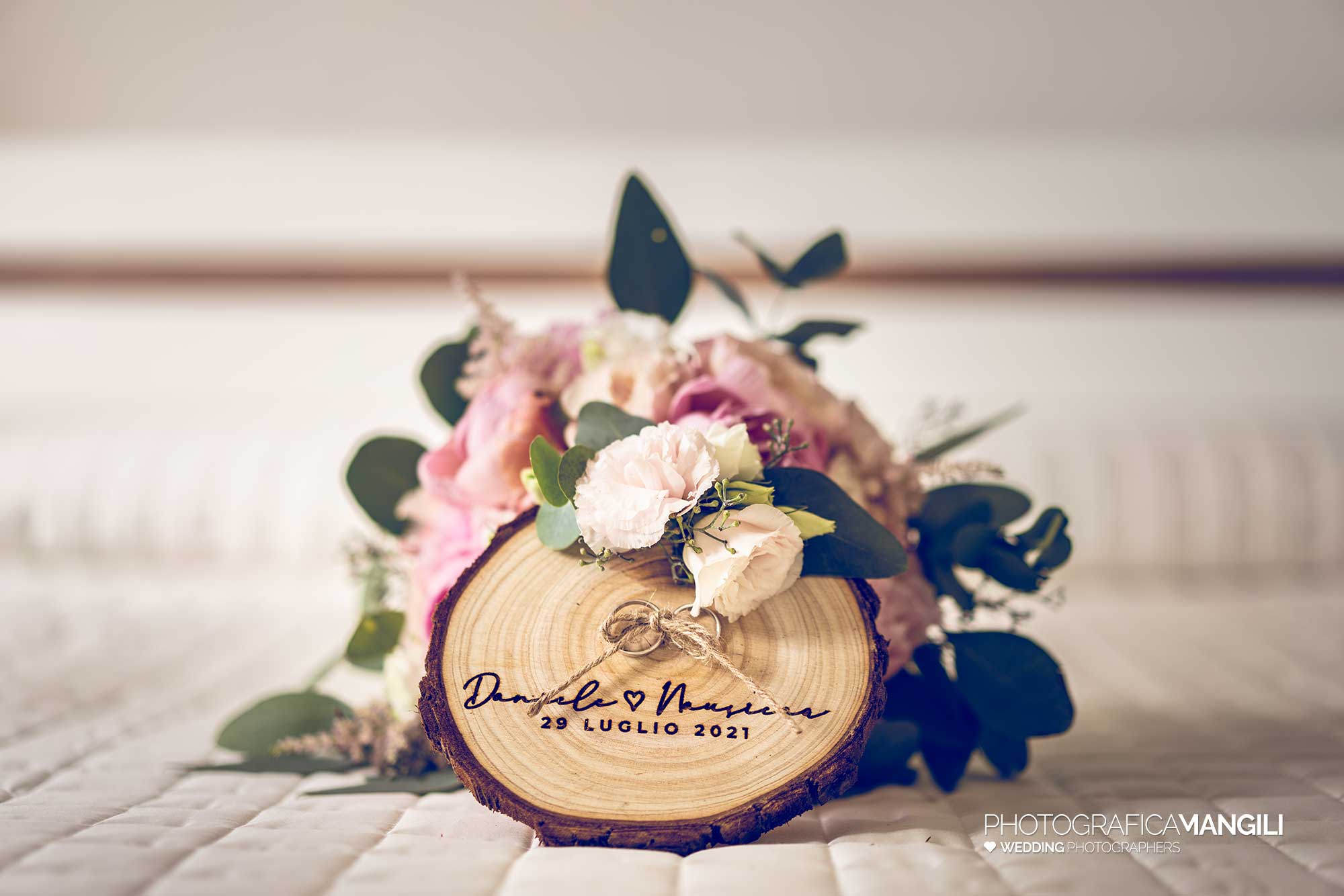 010 fotografo matrimonio reportage wedding ritratto vestizione preparativi sposa anelli fedi cavenago di brianza monza brianza 010 fotografo matrimonio reportage wedding ritratto vestizione preparativi sposa anelli fedi cavenago di brianza monza brianza