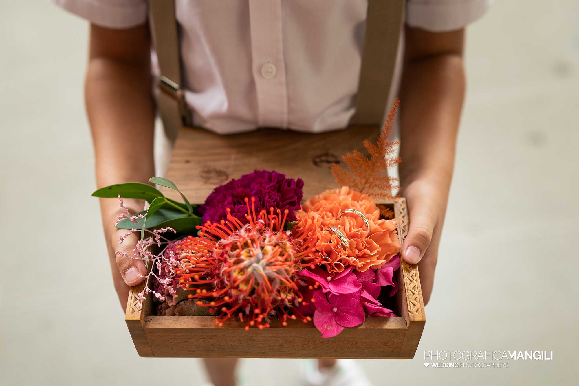 011 fotografo matrimonio reportage ritratto wedding ingresso sposa anelli paggetto cerimonia abbazia pontida bergamo 011 fotografo matrimonio reportage ritratto wedding ingresso sposa anelli paggetto cerimonia abbazia pontida bergamo