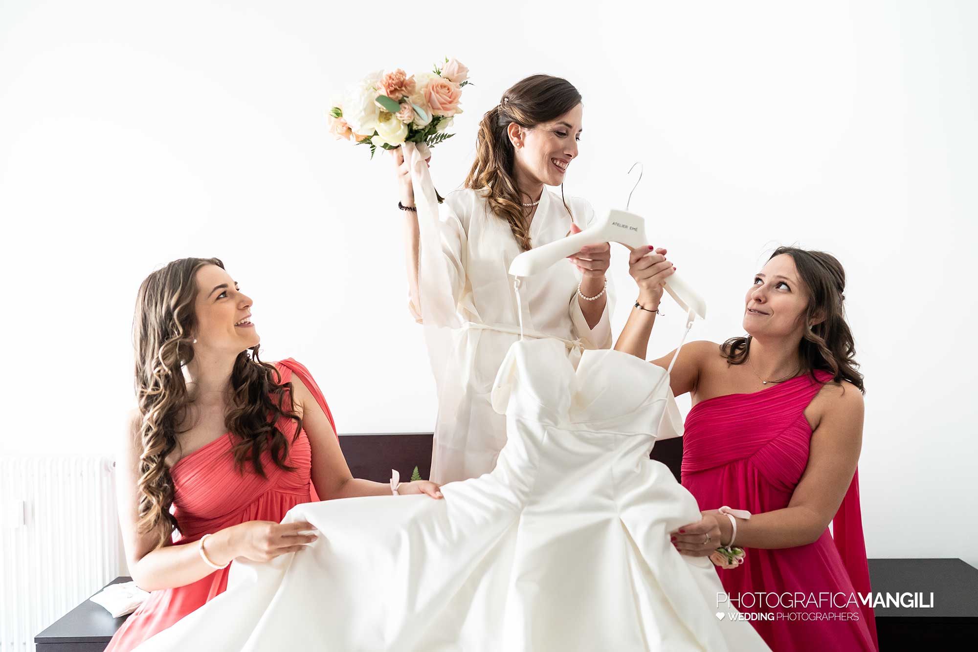 011 reportage foto matrimonio wedding ritratto preparazione vestizione sposa damigelle abito como 011 reportage foto matrimonio wedding ritratto preparazione vestizione sposa damigelle abito como