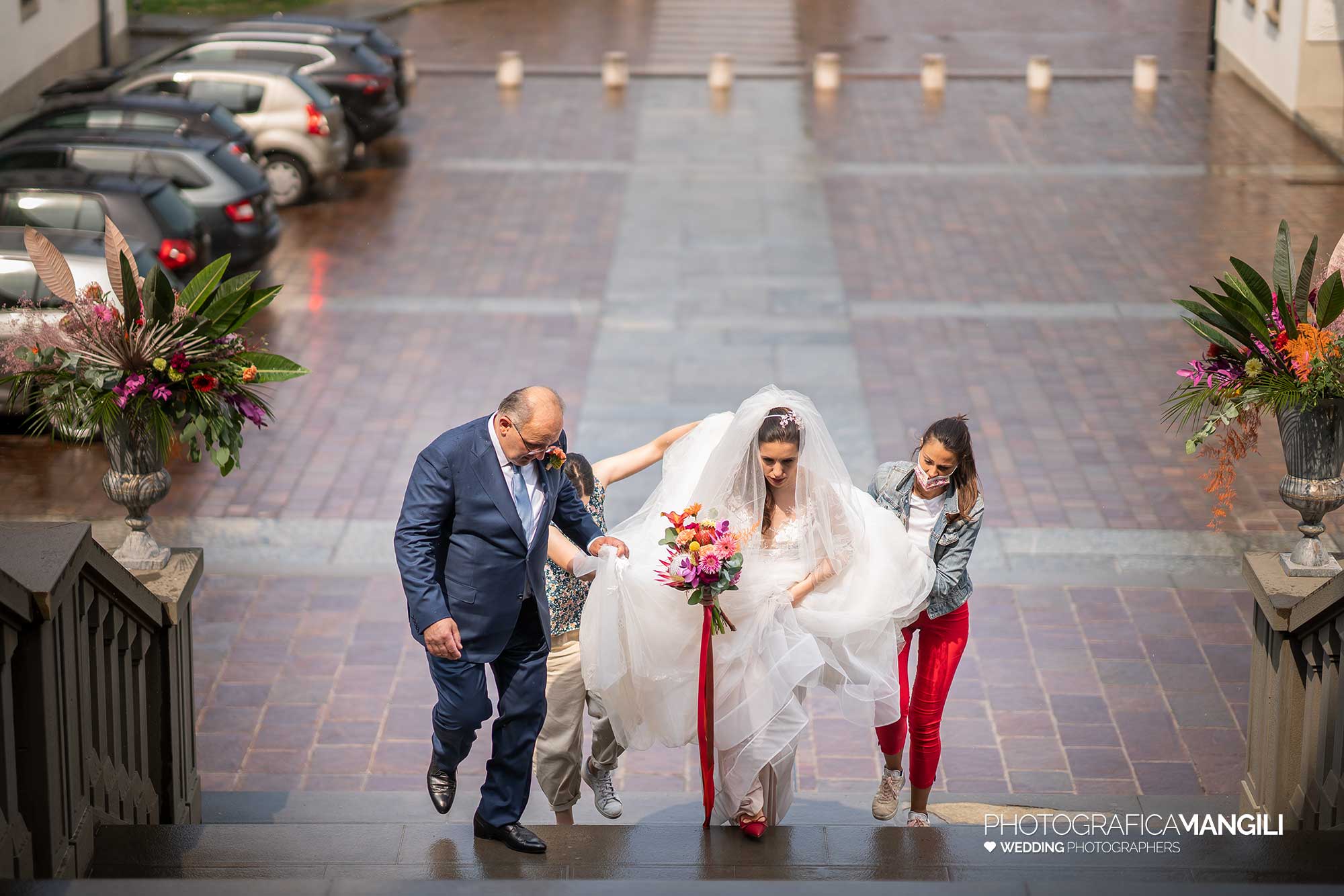 012 fotografo matrimonio reportage ritratto wedding ingresso sposa cerimonia abbazia pontida bergamo 012 fotografo matrimonio reportage ritratto wedding ingresso sposa cerimonia abbazia pontida bergamo