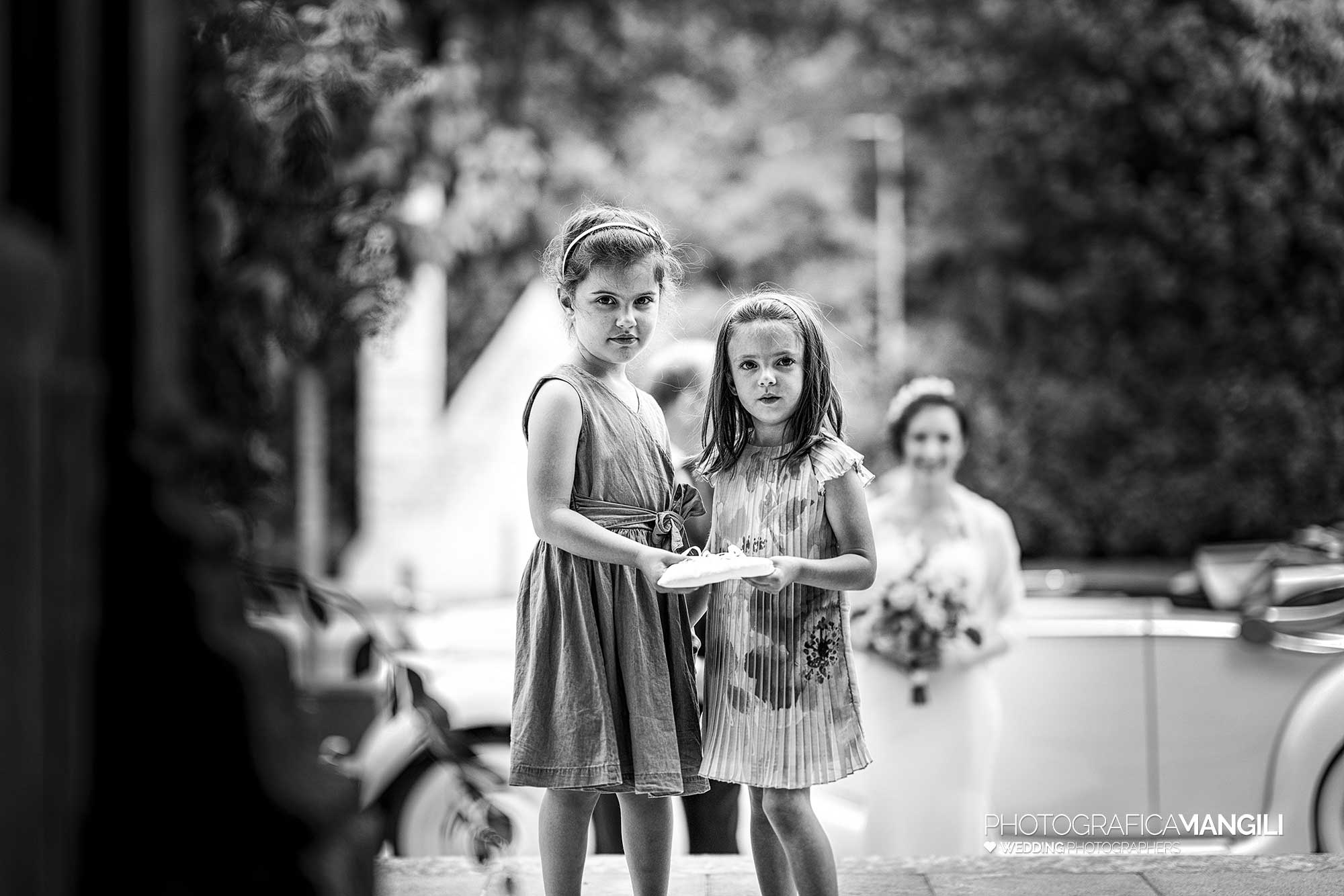 012 reportage foto matrimonio wedding ingresso damigelle chiesa cerimonia rogoredo casatenovo lecco 012 reportage foto matrimonio wedding ingresso damigelle chiesa cerimonia rogoredo casatenovo lecco