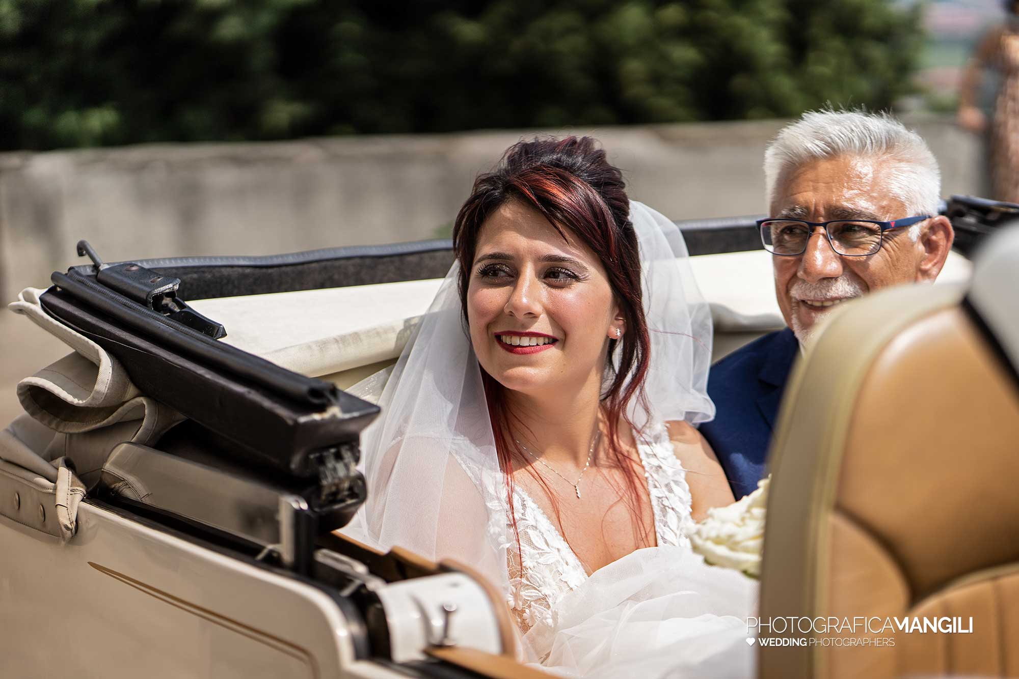 012 reportage foto matrimonio wedding ritratto sposa cerimonia ingresso chiesa macchina papà mapello bergamo 012 reportage foto matrimonio wedding ritratto sposa cerimonia ingresso chiesa macchina papà mapello bergamo