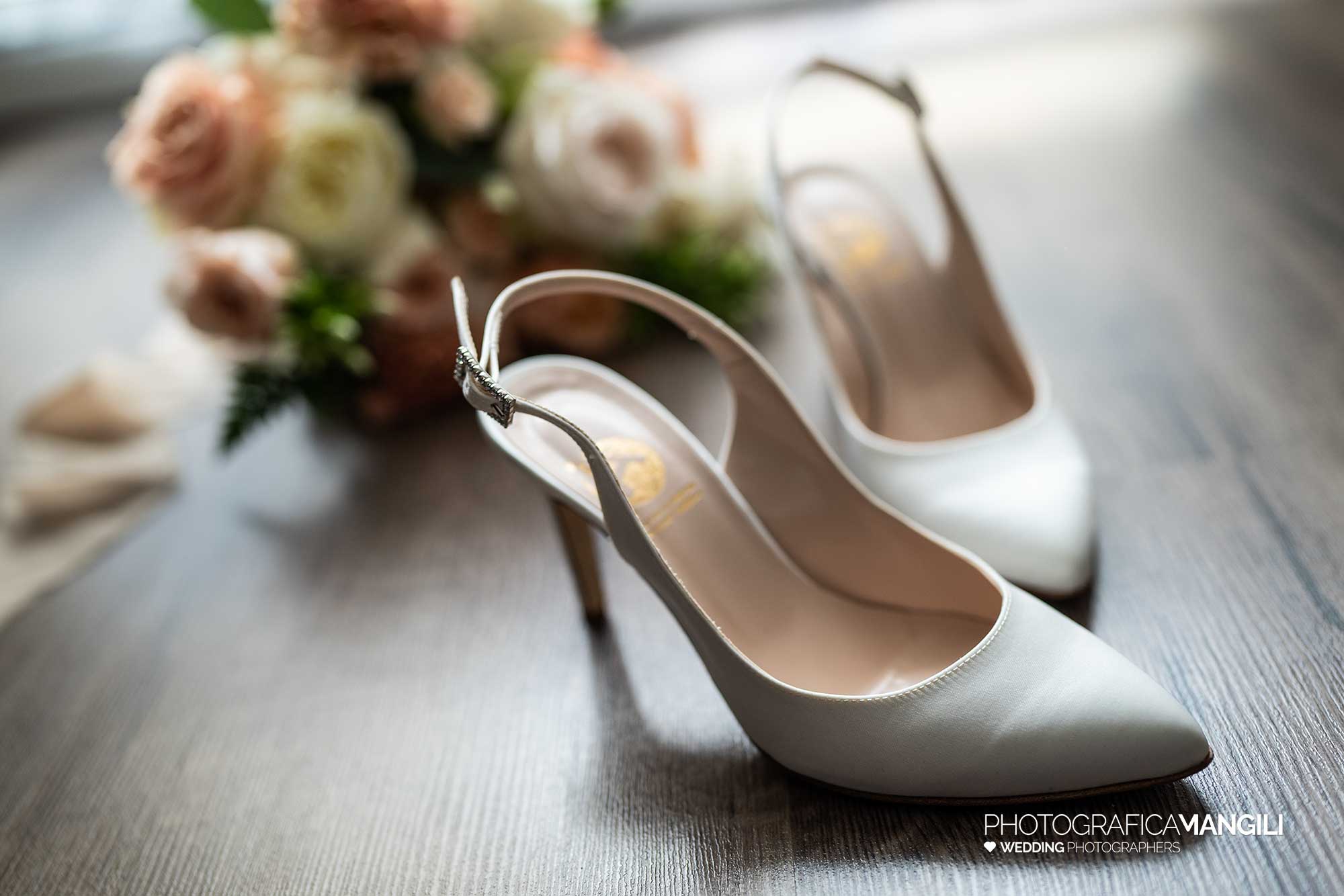 013 reportage foto matrimonio wedding ritratto preparazione vestizione sposa scarpe como 013 reportage foto matrimonio wedding ritratto preparazione vestizione sposa scarpe como