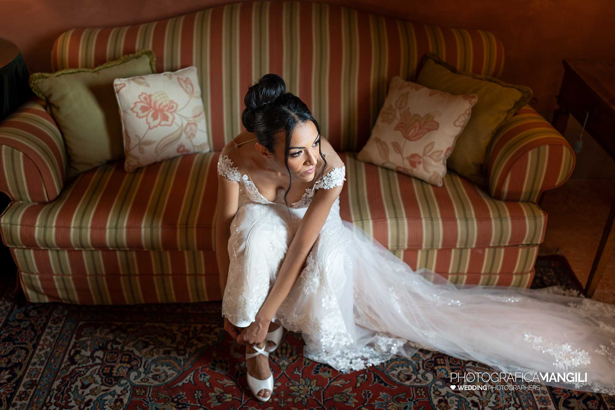 015 fotografo matrimonio reportage wedding preparazione sposa ritratto castello rossino calolziocorte lecco lago como 015 fotografo matrimonio reportage wedding preparazione sposa ritratto castello rossino calolziocorte lecco lago como