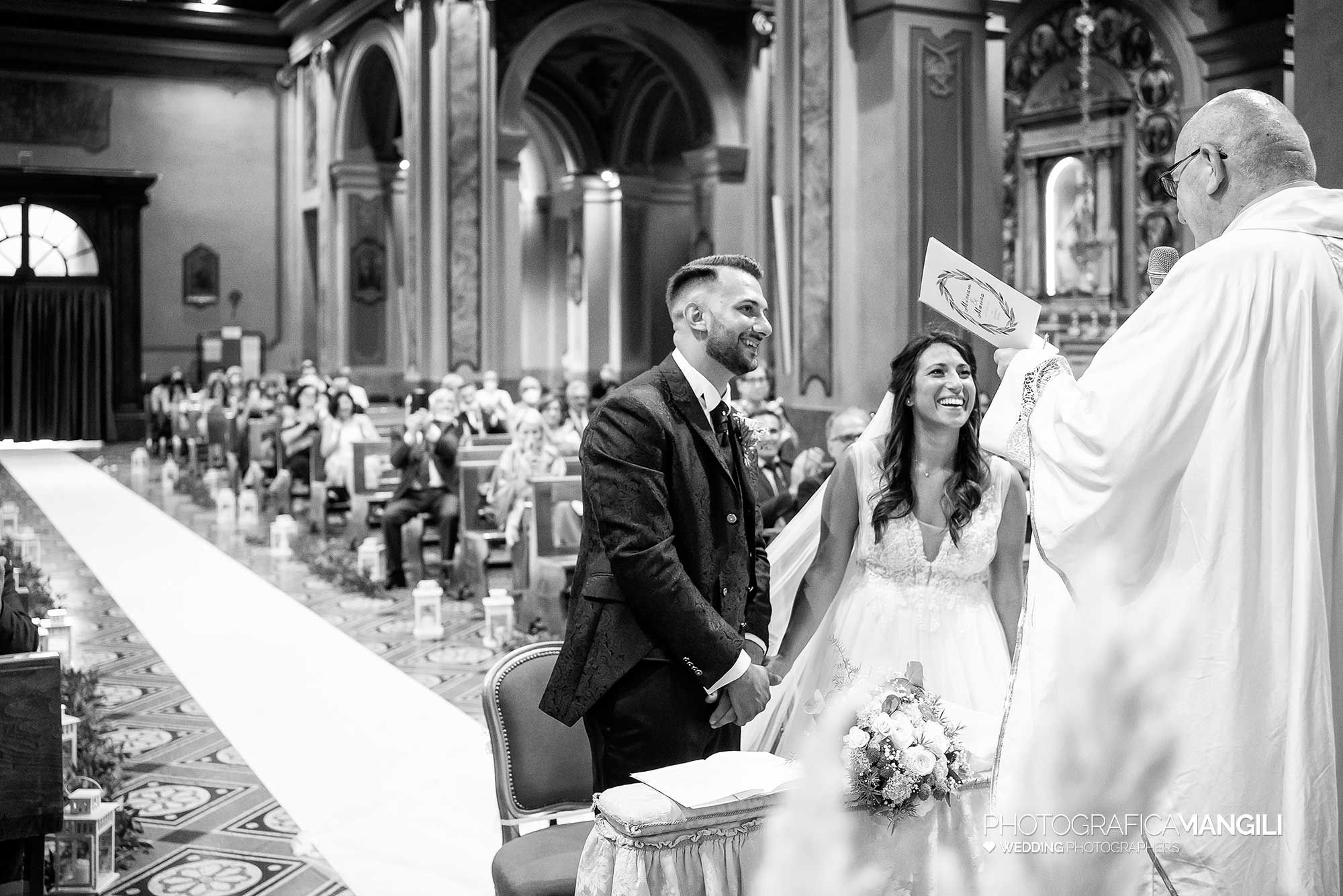 018 fotografo matrimonio reportage wedding sposi ritratti scambio promesse chiesa cerimonia nova milanese monza brianza 018 fotografo matrimonio reportage wedding sposi ritratti scambio promesse chiesa cerimonia nova milanese monza brianza