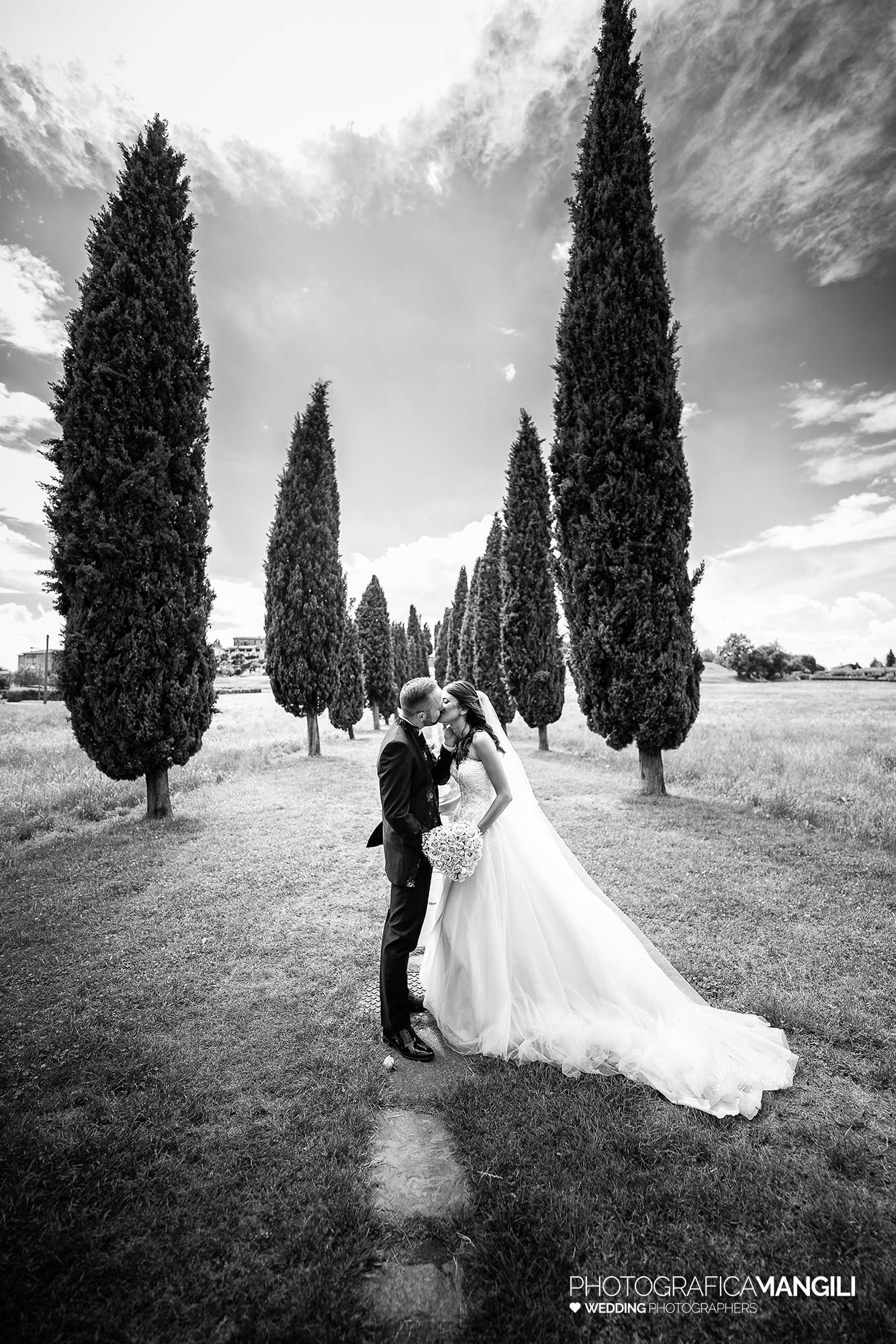 020 fotografo matrimonio reportage wedding sposi bianco nero ritratto castello cernusco lecco 020 fotografo matrimonio reportage wedding sposi bianco nero ritratto castello cernusco lecco