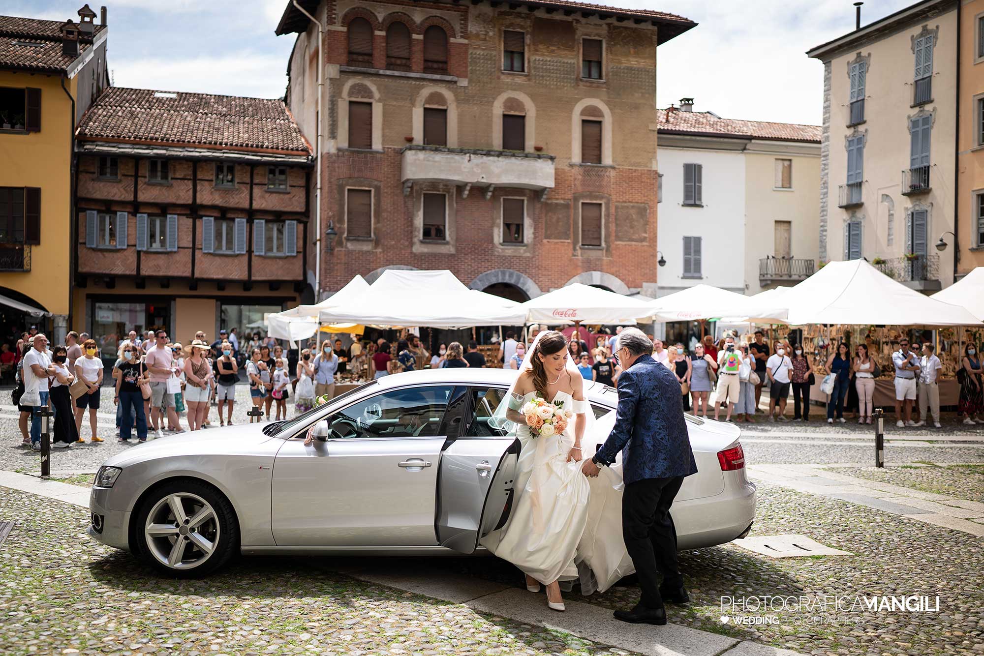 021 reportage foto matrimonio wedding ingresso sposa papà macchina basilica cerimonia como 021 reportage foto matrimonio wedding ingresso sposa papà macchina basilica cerimonia como