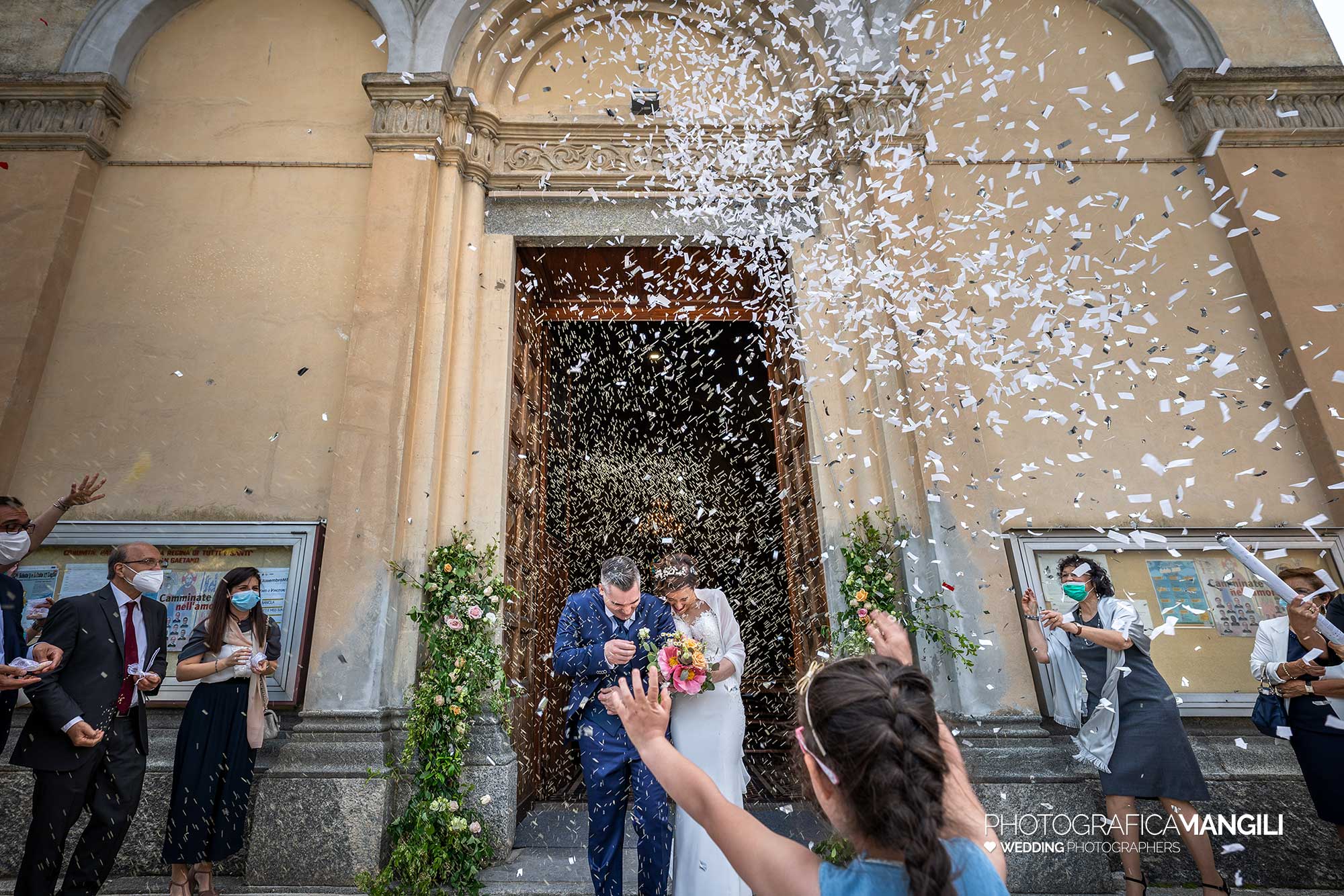 021 reportage foto matrimonio wedding sposi uscita lancio riso cerimonia chiesa di rogoredo casatenovo lecco 021 reportage foto matrimonio wedding sposi uscita lancio riso cerimonia chiesa di rogoredo casatenovo lecco
