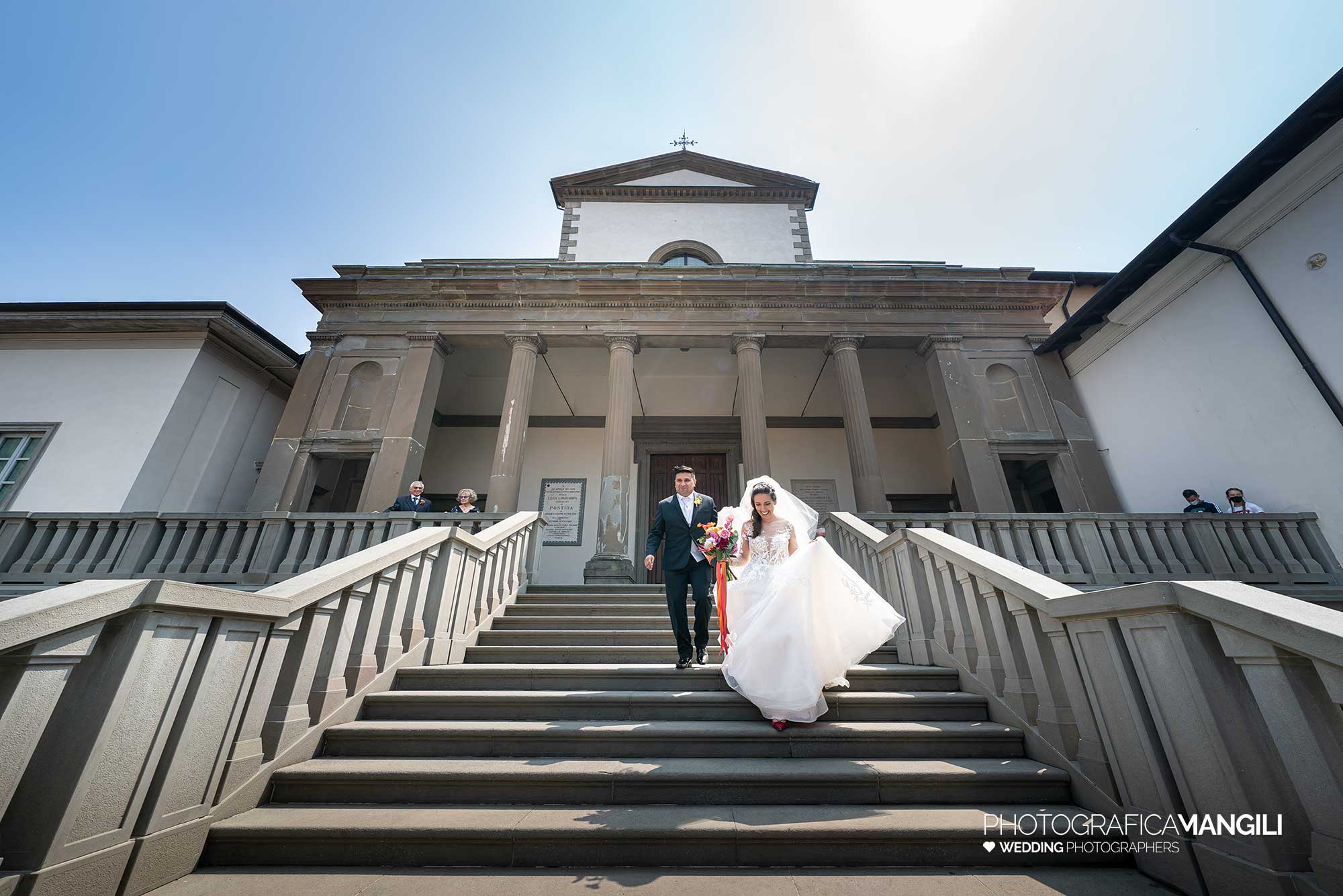 022 fotografo matrimonio reportage ritratto wedding sposi rito religioso cerimonia uscita abbazia pontida bergamo 022 fotografo matrimonio reportage ritratto wedding sposi rito religioso cerimonia uscita abbazia pontida bergamo