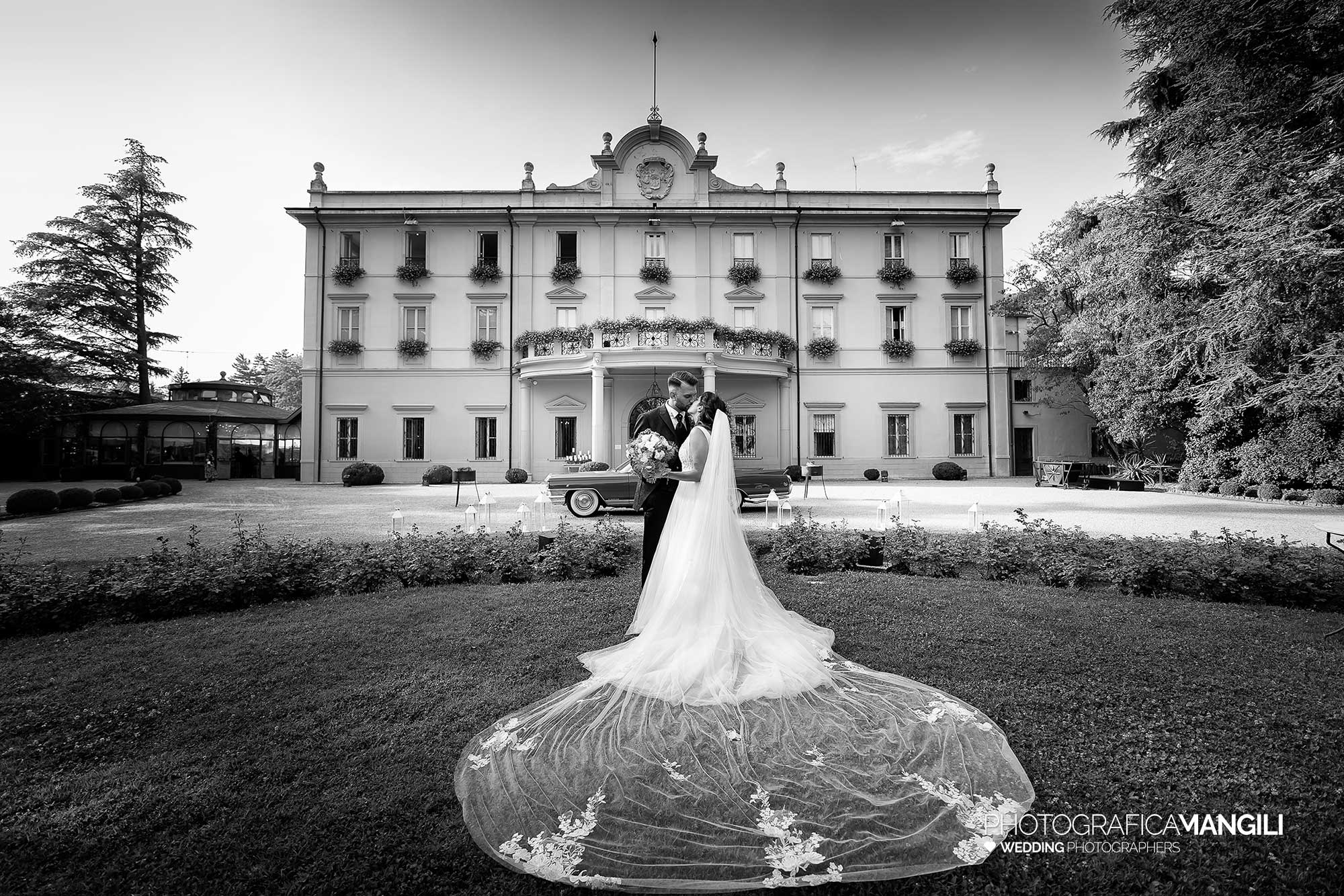 024 fotografo matrimonio reportage wedding sposi ritratti bianco nero villa acquaroli carvico bergamo 024 fotografo matrimonio reportage wedding sposi ritratti bianco nero villa acquaroli carvico bergamo