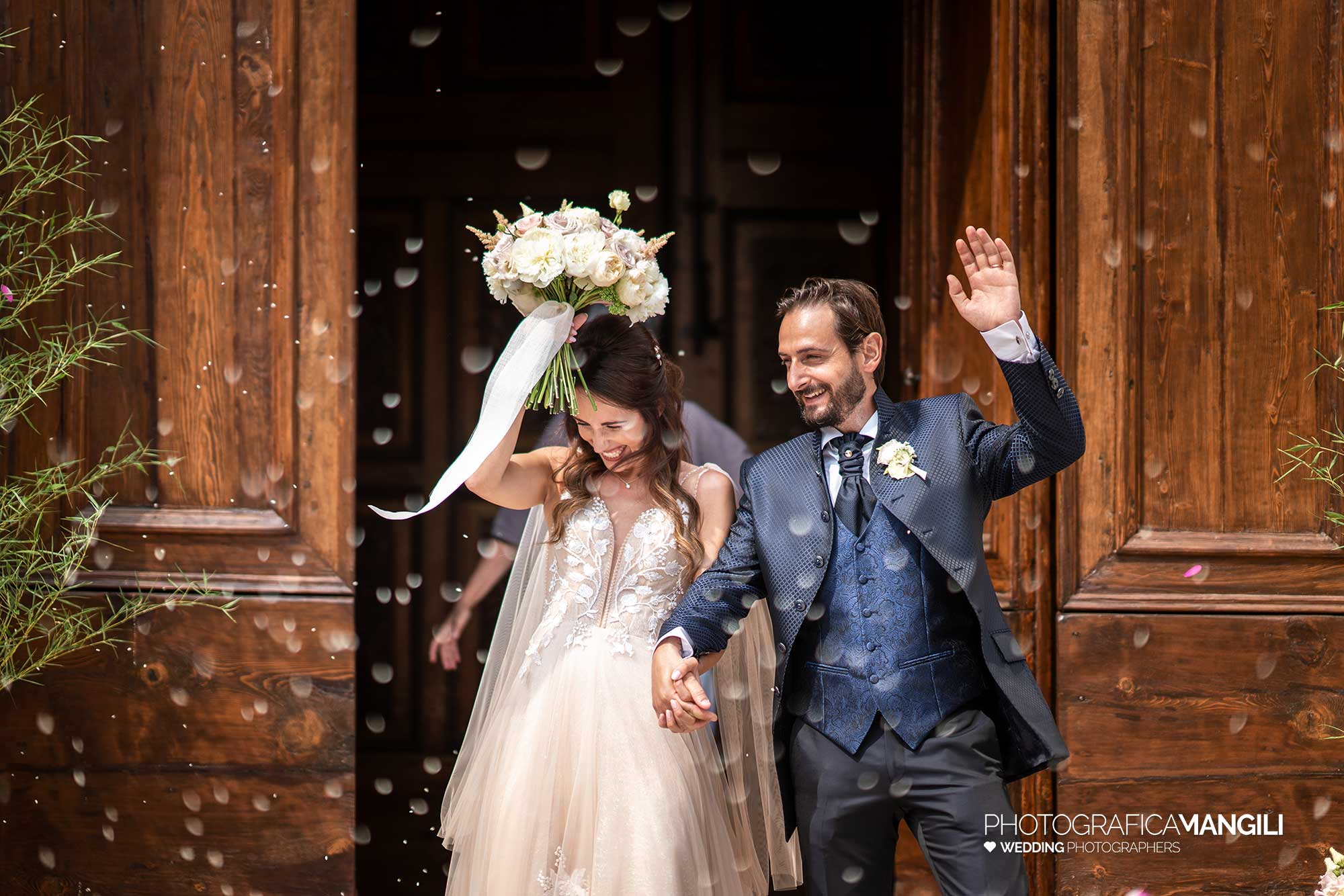 024 reportage foto matrimonio wedding ritratto sposi uscita chiesa lancio riso cerimonia castrezzato brescia 024 reportage foto matrimonio wedding ritratto sposi uscita chiesa lancio riso cerimonia castrezzato brescia