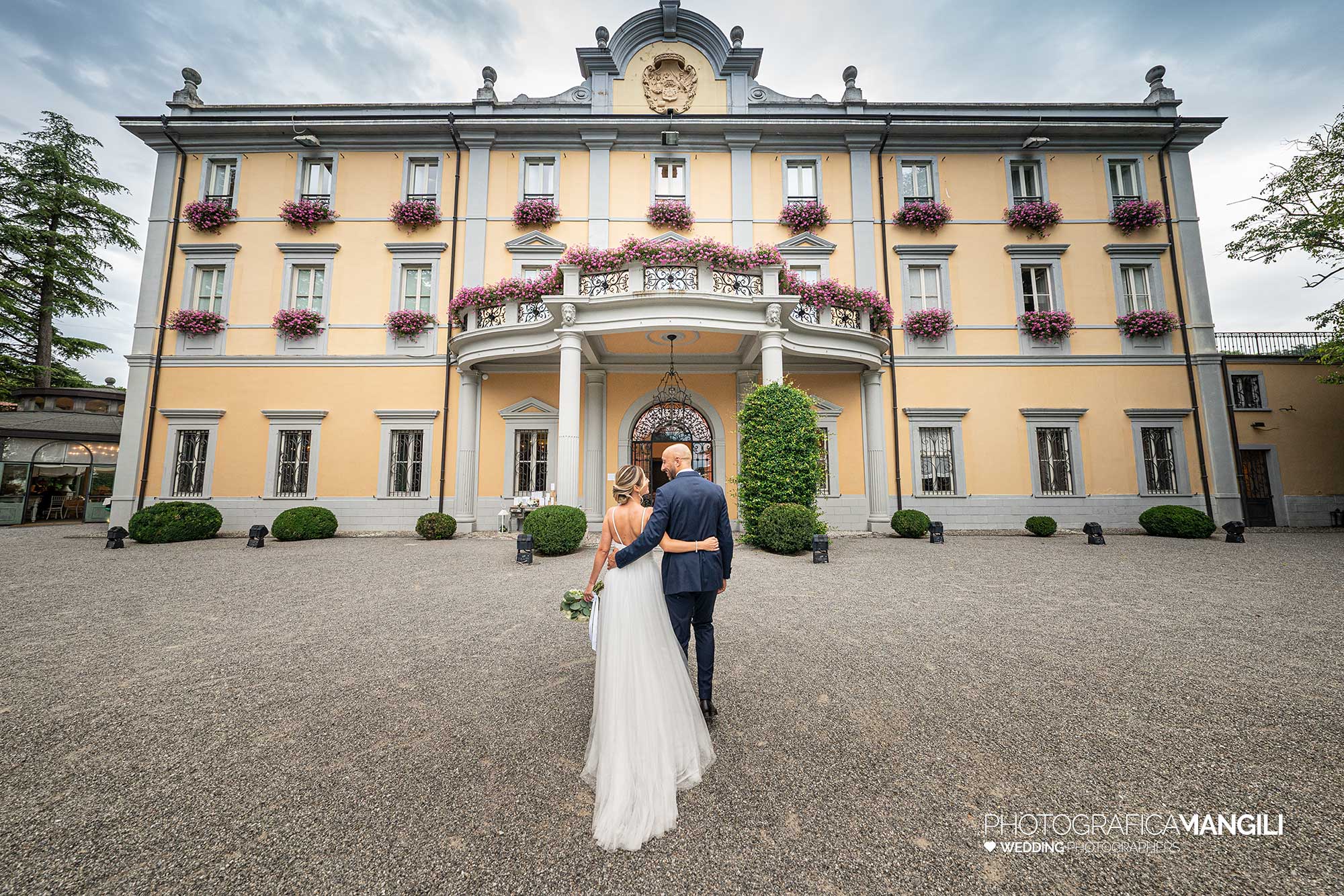 025 fotografo matrimonio reportage wedding sposi ritratto panoramica villa acquaroli carvico bergamo 025 fotografo matrimonio reportage wedding sposi ritratto panoramica villa acquaroli carvico bergamo