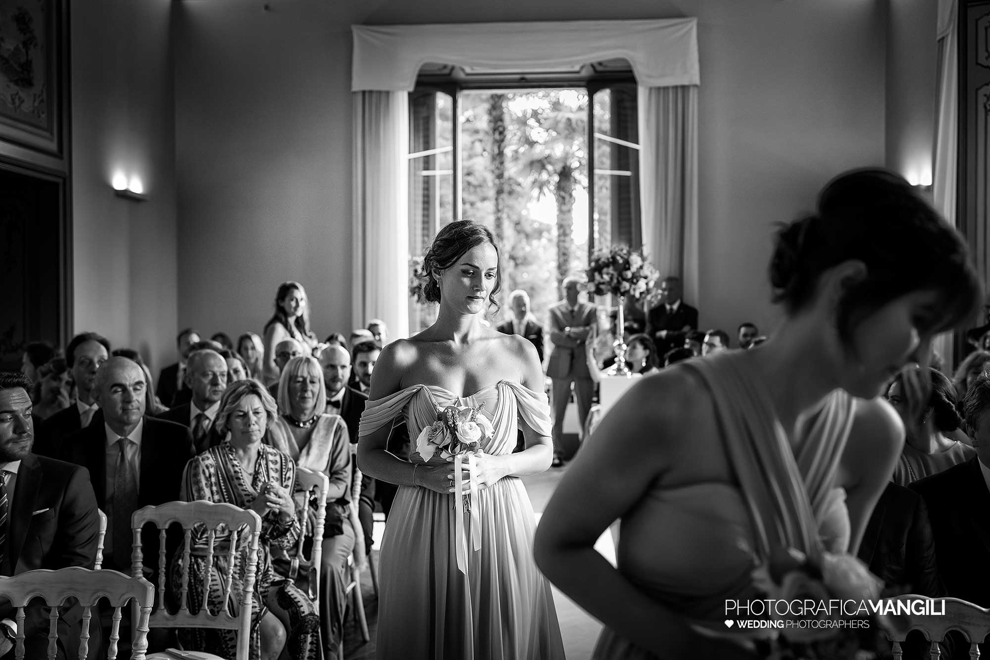 026 fotografo matrimonio reportage wedding ritratto ingresso cerimonia damigella villa esengrini montalbano varese 1 026 fotografo matrimonio reportage wedding ritratto ingresso cerimonia damigella villa esengrini montalbano varese 1