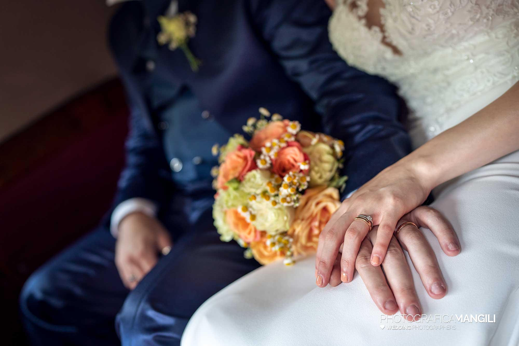 026 reportage foto matrimonio wedding ritratto sposi anelli fedi dettaglio villa le due torrette erba como 026 reportage foto matrimonio wedding ritratto sposi anelli fedi dettaglio villa le due torrette erba como