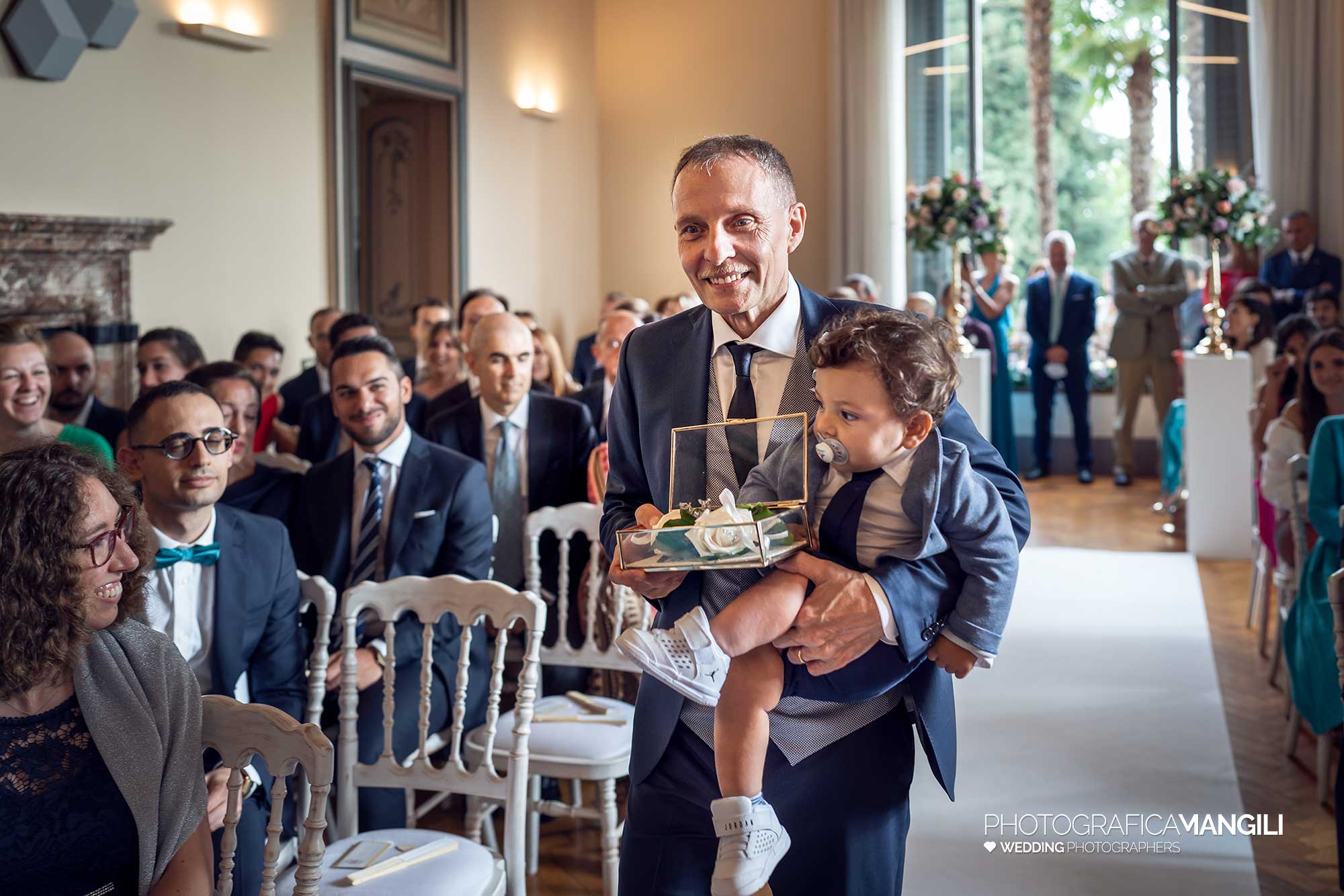 027 fotografo matrimonio reportage wedding ritratto ingresso cerimonia paggetto villa esengrini montalbano varese 1 027 fotografo matrimonio reportage wedding ritratto ingresso cerimonia paggetto villa esengrini montalbano varese 1