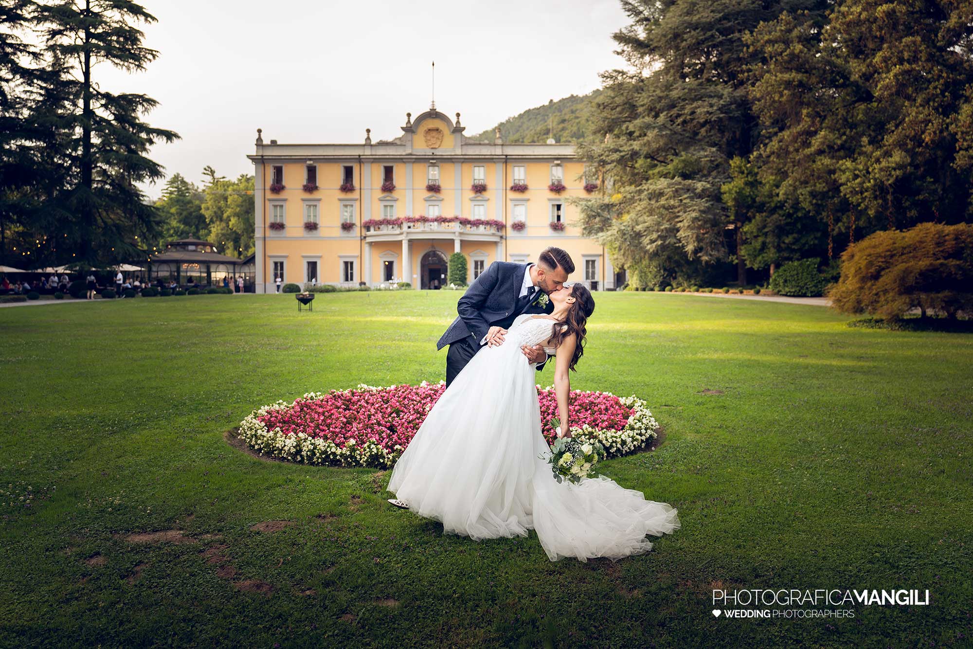 027 fotografo matrimonio reportage wedding sposi ritratti bacio casquet villa acquaroli carvico bergamo 027 fotografo matrimonio reportage wedding sposi ritratti bacio casquet villa acquaroli carvico bergamo