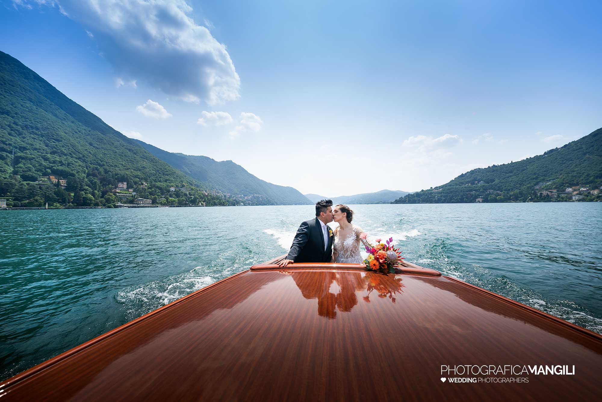 028 fotografo matrimonio reportage wedding sposi ritratti barca lago como 028 fotografo matrimonio reportage wedding sposi ritratti barca lago como
