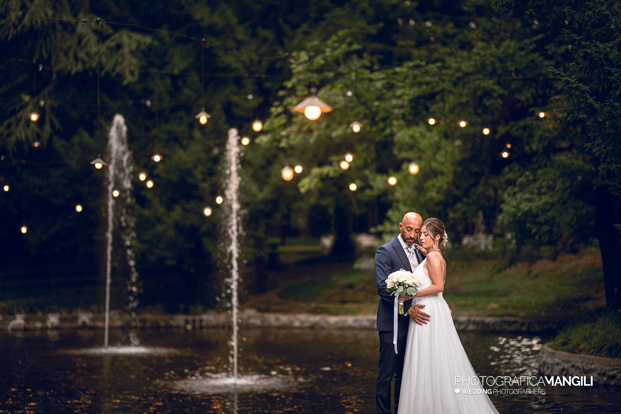 028 fotografo matrimonio reportage wedding sposi ritratto laghetto fontane villa acquaroli carvico bergamo 028 fotografo matrimonio reportage wedding sposi ritratto laghetto fontane villa acquaroli carvico bergamo