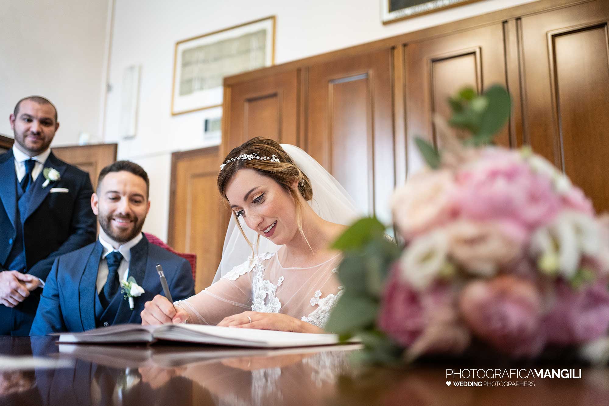 029 fotografo matrimonio reportage wedding ritratto sposi cerimonia chiesa firme funzione religiosa bellusco monza brianza 029 fotografo matrimonio reportage wedding ritratto sposi cerimonia chiesa firme funzione religiosa bellusco monza brianza