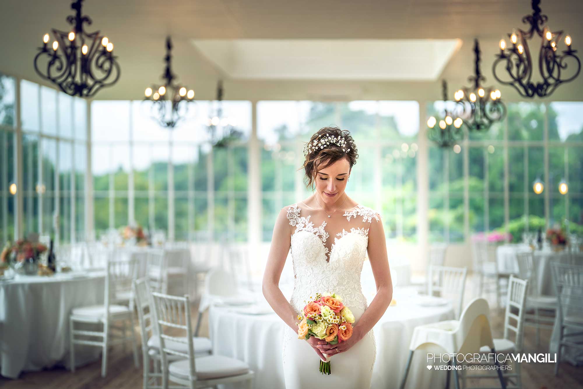 029 reportage foto matrimonio wedding ritratto sposa sala pranzo villa le due torrette erba como 029 reportage foto matrimonio wedding ritratto sposa sala pranzo villa le due torrette erba como