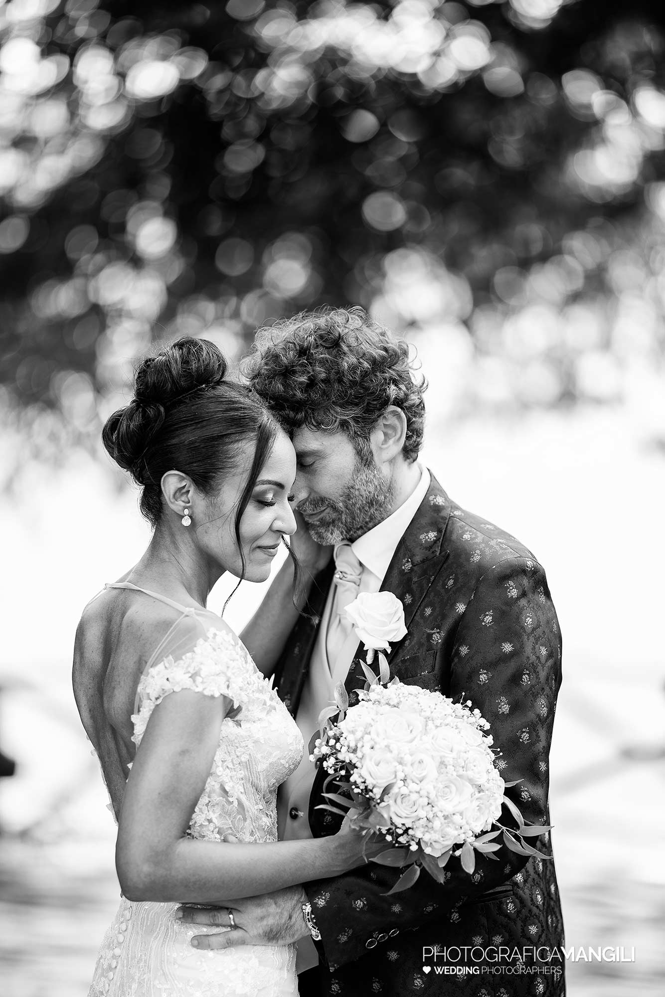 030 fotografo matrimonio reportage wedding sposi ritratto bianco e nero castello rossino calolziocorte lecco lago como 030 fotografo matrimonio reportage wedding sposi ritratto bianco e nero castello rossino calolziocorte lecco lago como