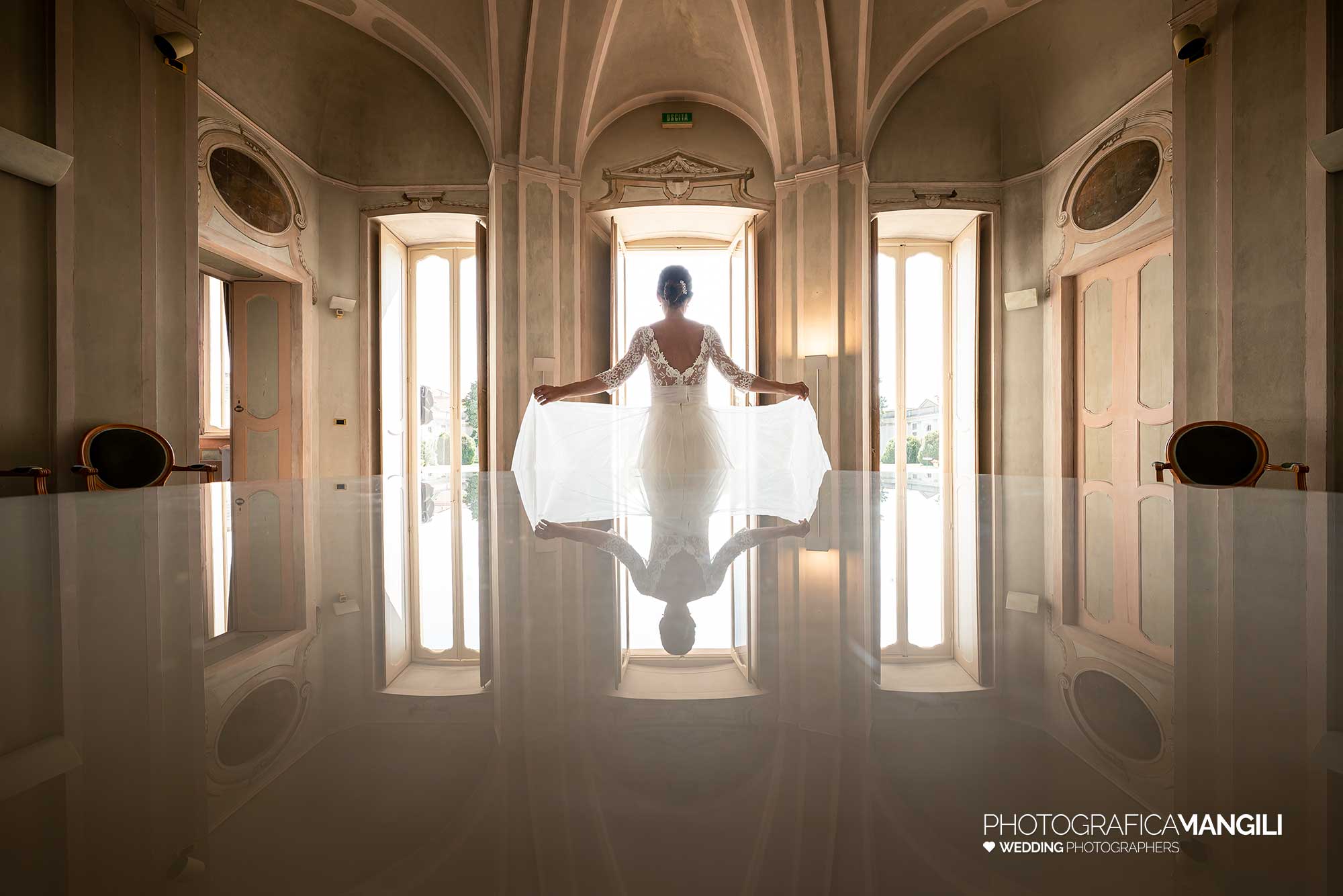031 fotografo matrimonio reportage ritratto wedding sposa riflesso villa borromeo cassano d adda milano 031 fotografo matrimonio reportage ritratto wedding sposa riflesso villa borromeo cassano d adda milano