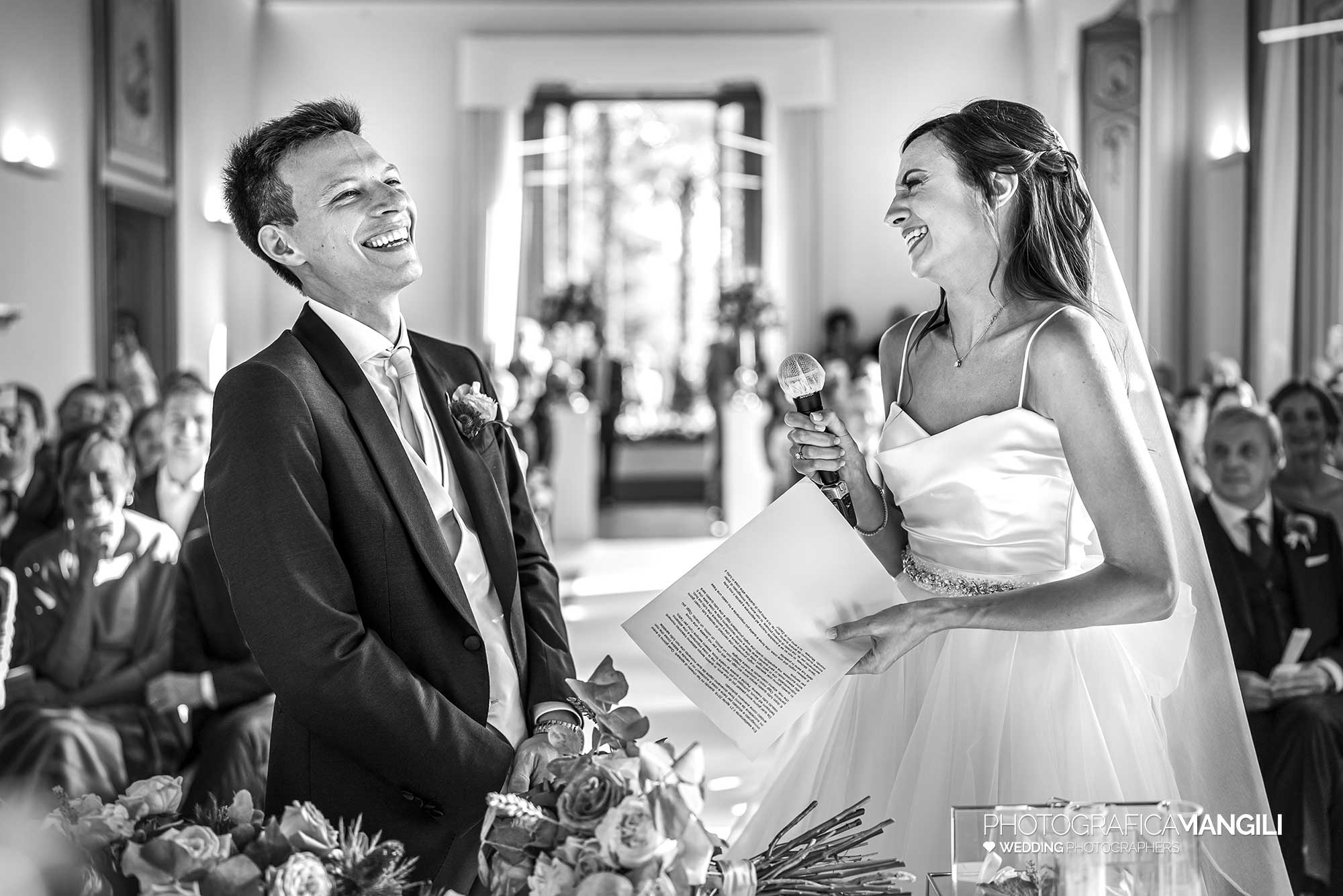 031 fotografo matrimonio reportage wedding ritratto sposi cerimonia rito civile villa esengrini montalbano varese 1 031 fotografo matrimonio reportage wedding ritratto sposi cerimonia rito civile villa esengrini montalbano varese 1