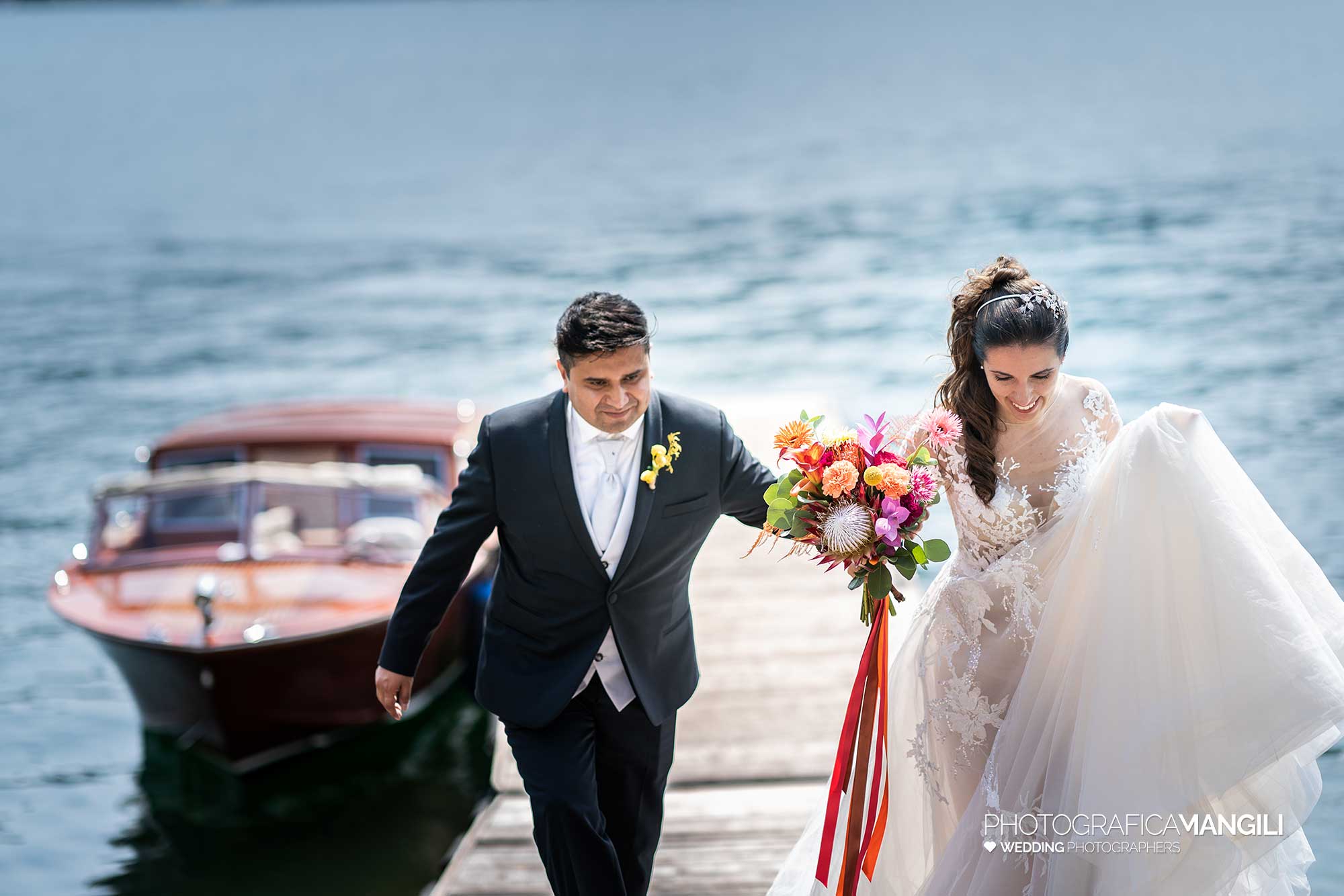 031 fotografo matrimonio reportage wedding sposi ritratti barca arrivo villa geno lago como 031 fotografo matrimonio reportage wedding sposi ritratti barca arrivo villa geno lago como