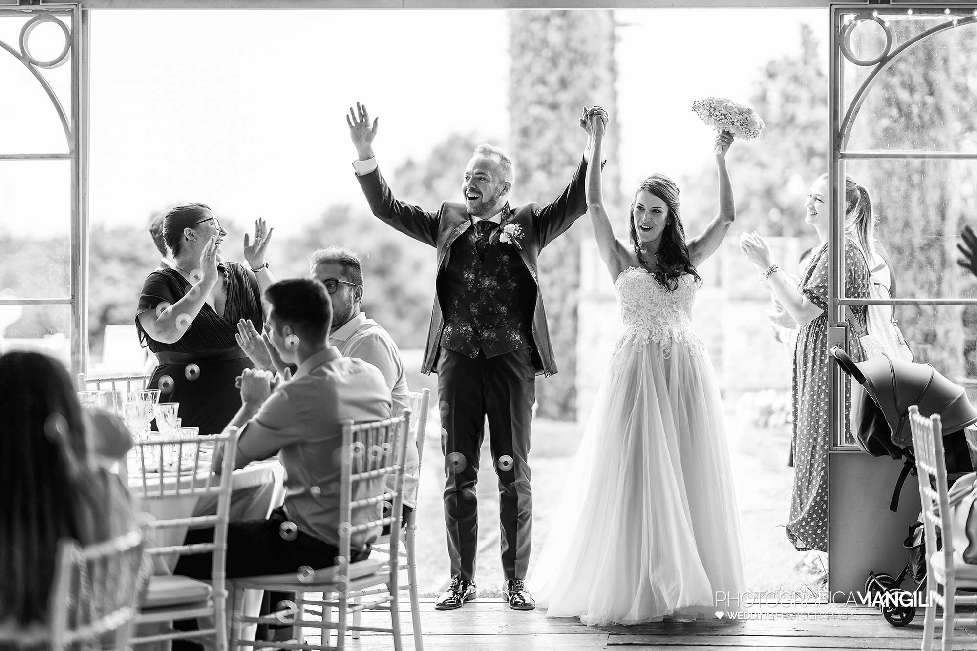 031 fotografo matrimonio reportage wedding sposi ritratto ingresso sala bianco nero castello cernusco lecco 031 fotografo matrimonio reportage wedding sposi ritratto ingresso sala bianco nero castello cernusco lecco