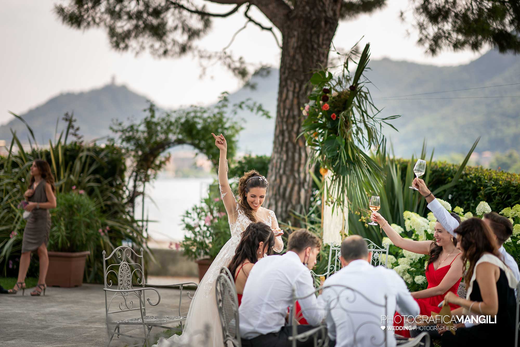 032 fotografo matrimonio reportage wedding sposi ritratti lago brindisi villa geno como 032 fotografo matrimonio reportage wedding sposi ritratti lago brindisi villa geno como