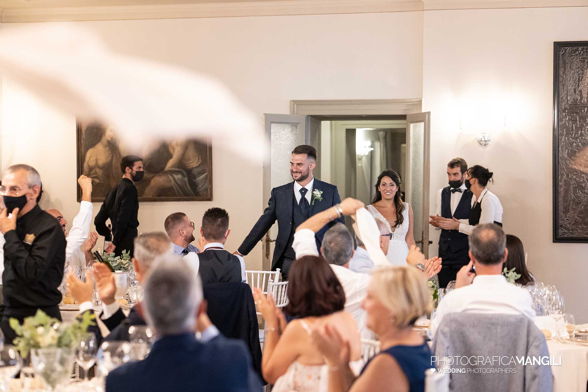 035 fotografo matrimonio reportage wedding sposi ritratti ingresso sala villa acquaroli carvico bergamo 035 fotografo matrimonio reportage wedding sposi ritratti ingresso sala villa acquaroli carvico bergamo