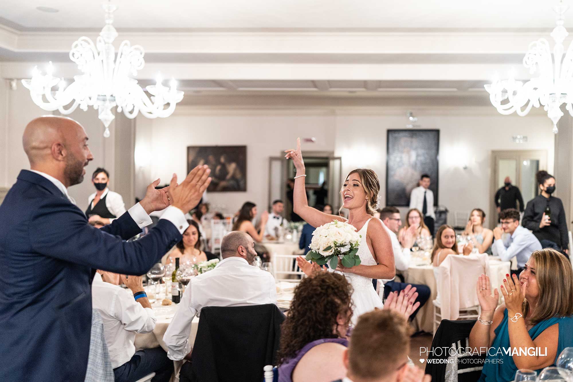 035 fotografo matrimonio reportage wedding sposi ritratto ingresso sala pranzo villa acquaroli carvico bergamo 035 fotografo matrimonio reportage wedding sposi ritratto ingresso sala pranzo villa acquaroli carvico bergamo